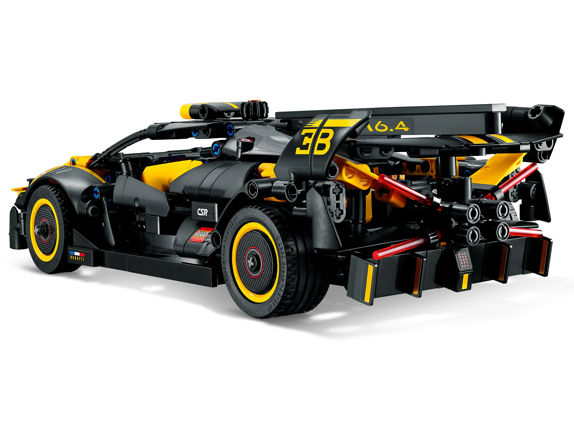 Imagine detaliată a modelului Bugatti Bolide, evidențiind aripa spate și designul aerodinamic.