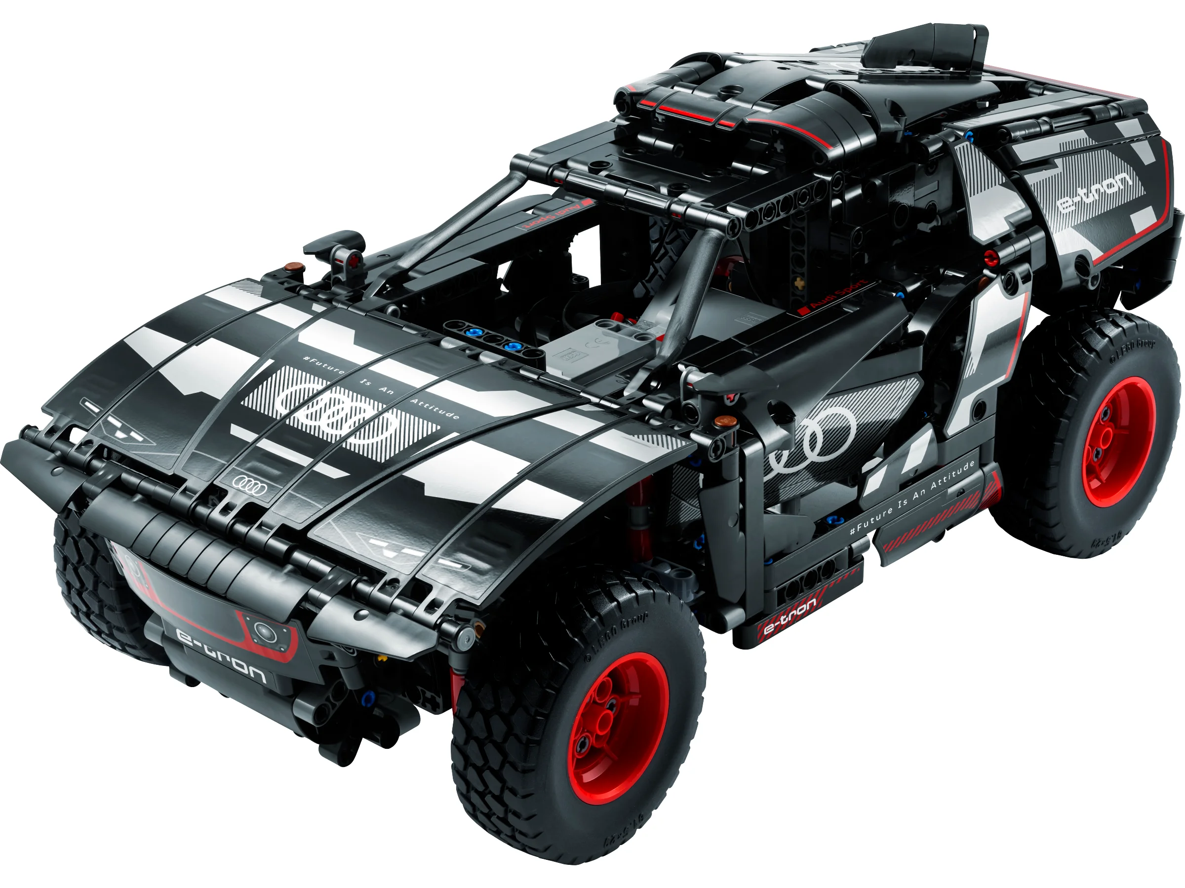 LEGO 42160 - Recenzie LEGO Technic 42160 Audi RS Q e-tron: Bestia de raliu controlată prin aplicație