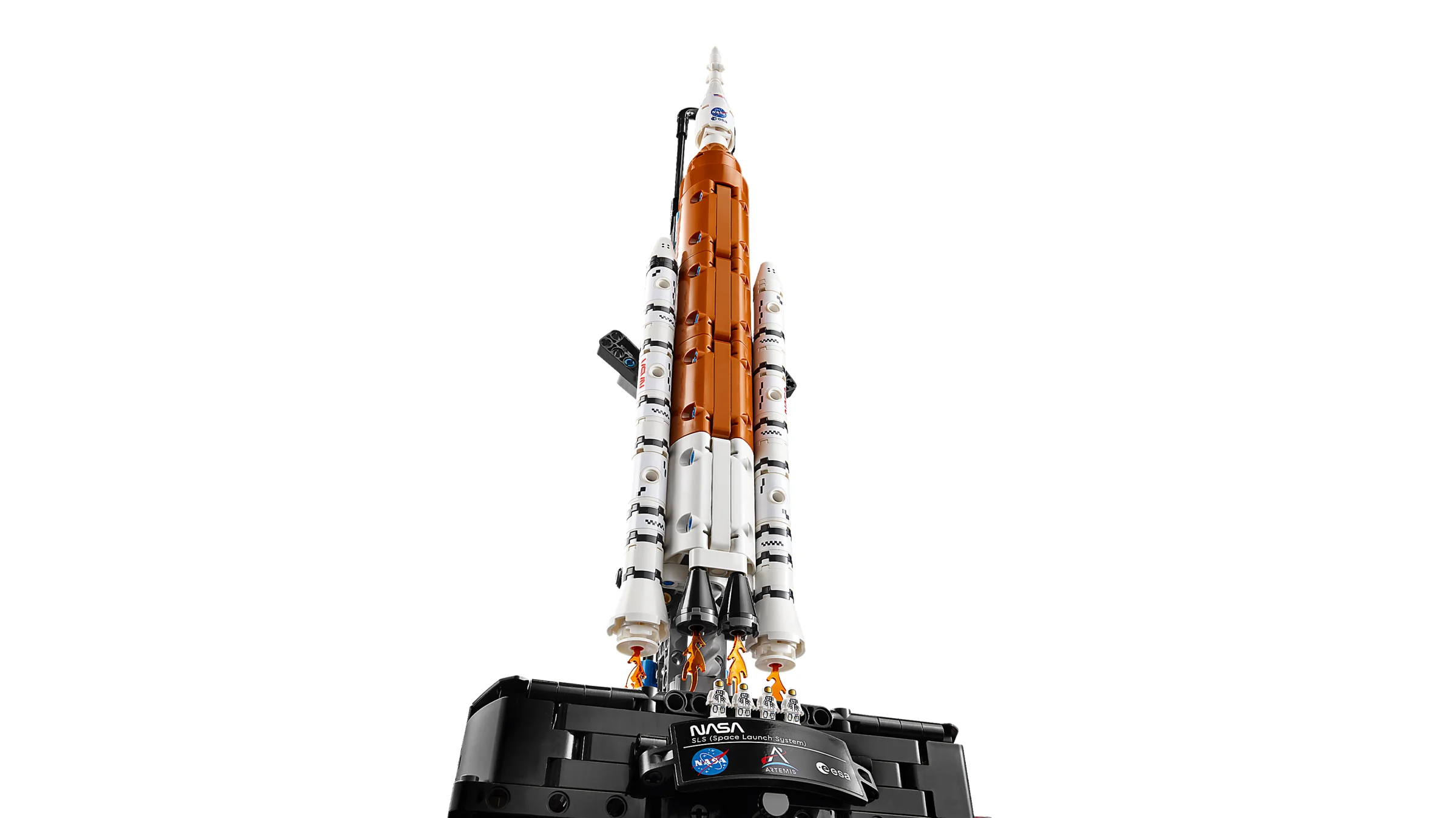 Imagine cu racheta NASA Artemis Space Launch System, setul 42221 LEGO Technic.