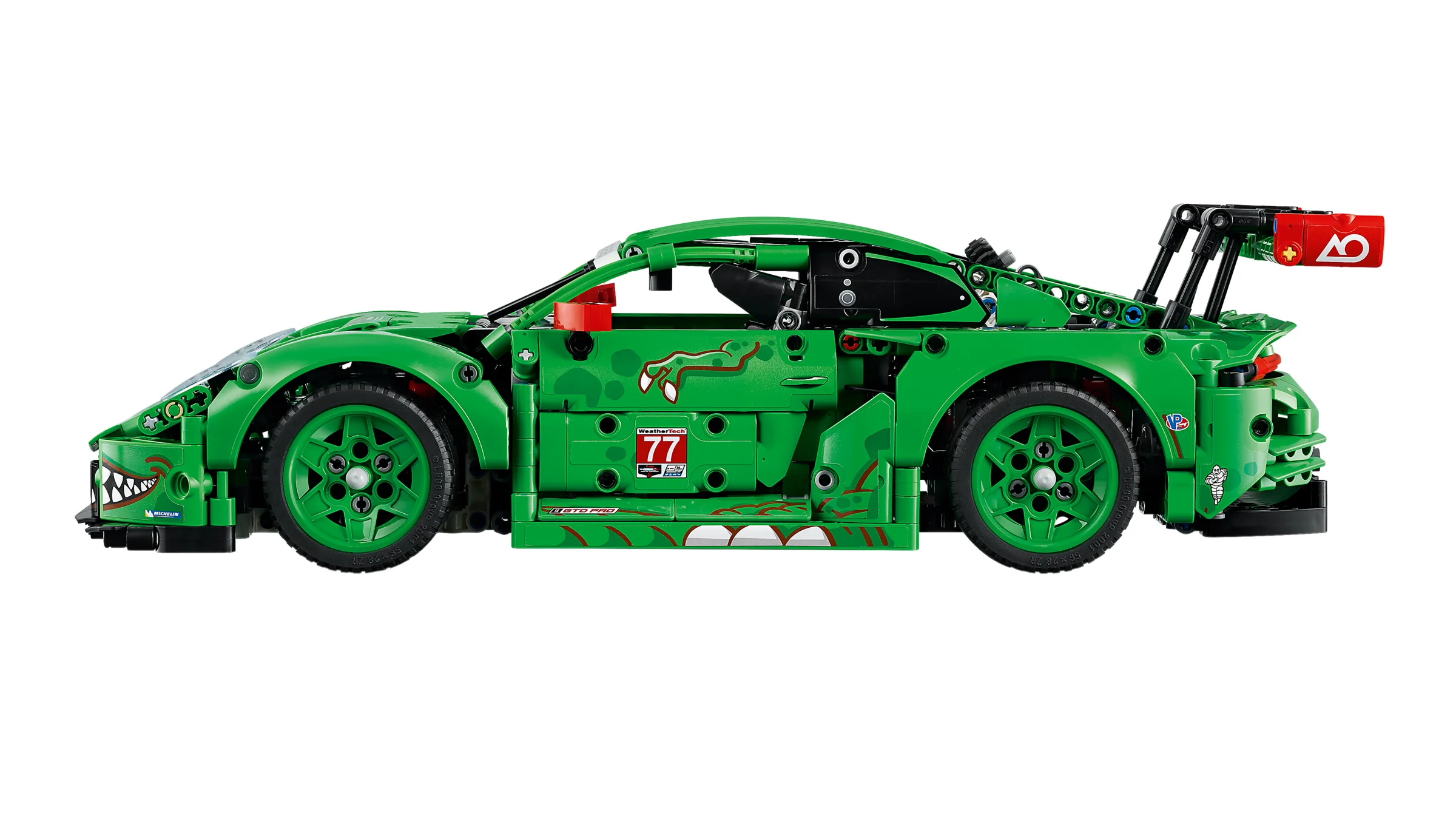 Modelul Porsche 911 GT3 R REXY AO Racing, verde, din LEGO Technic, văzut din lateral.