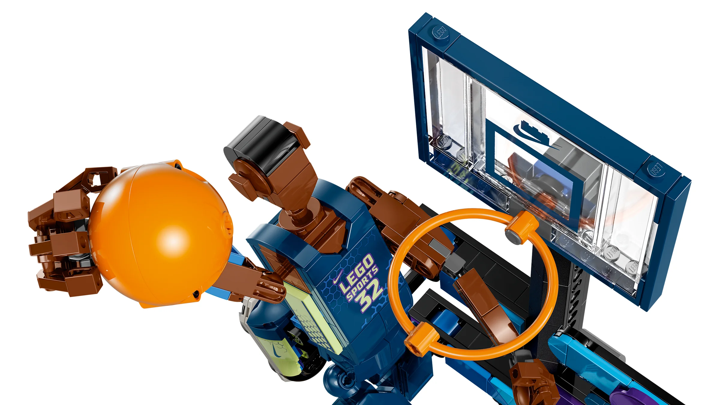 Slam dunk LEGO Nike detaliat, cu inel și minge portocalie. Detalii complexe și culori vibrante.
