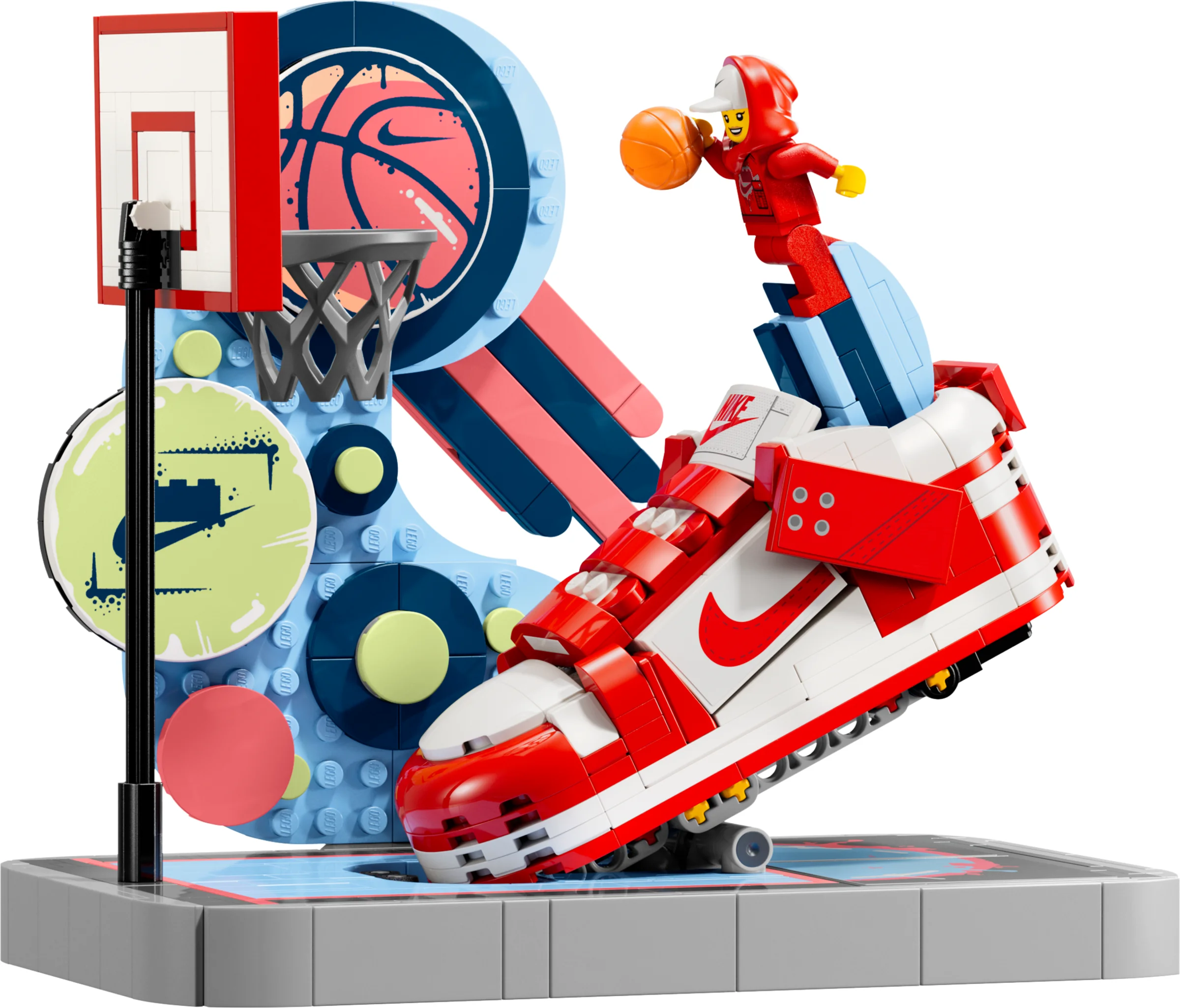 Imagine cu setul LEGO 43021 Nike Dunk Trickshot, detaliind designul și minifigurina.