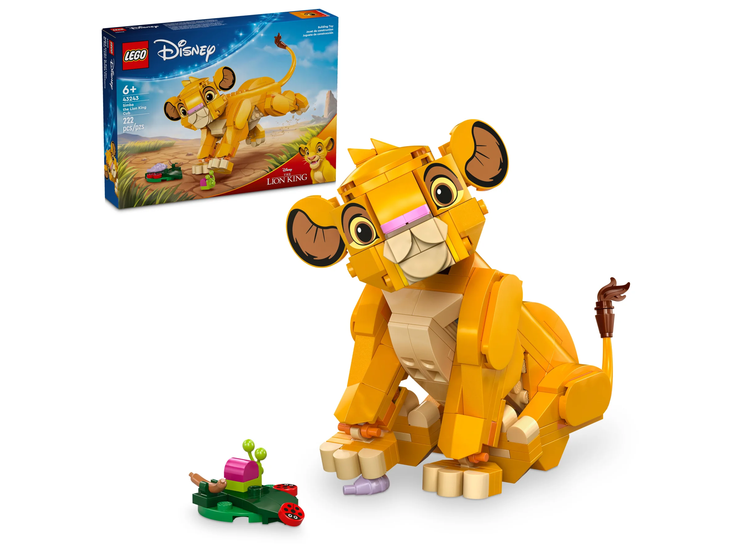 Simba, puiul de leu, construit din LEGO. Modelul și cutia sunt prezentate. Detalii realiste și jucăușe.