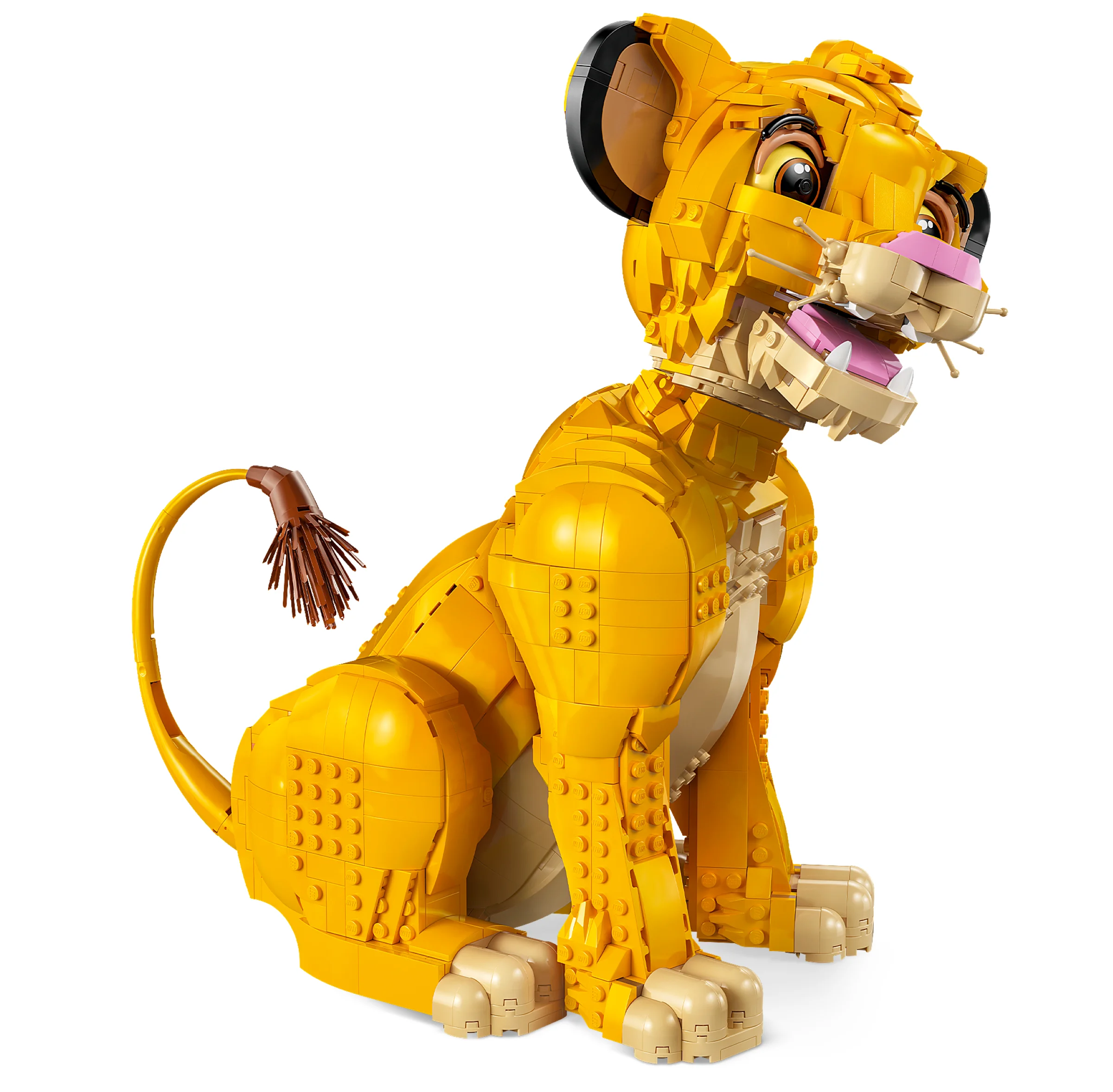 Simba tânăr din cărămizi LEGO, așezat. O piesă de colecție încântătoare.