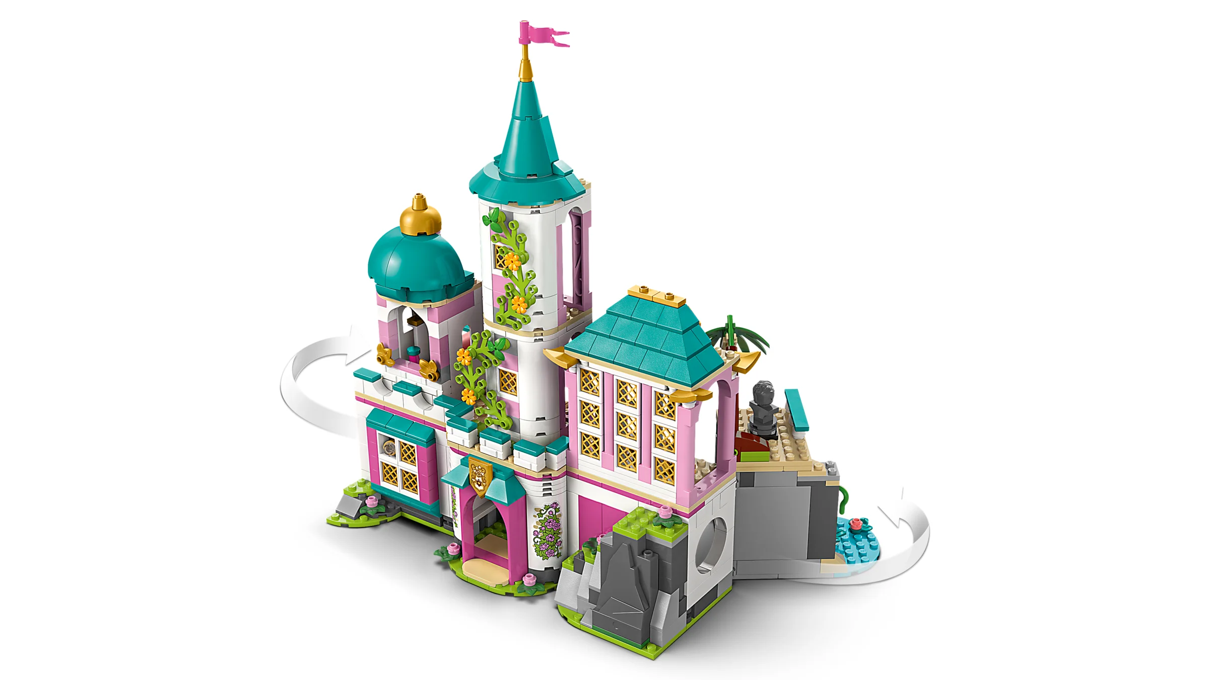 Imagine cu castelul LEGO Disney Princess, modelul 43267. Arată detalii arhitecturale și culorile pastelate.