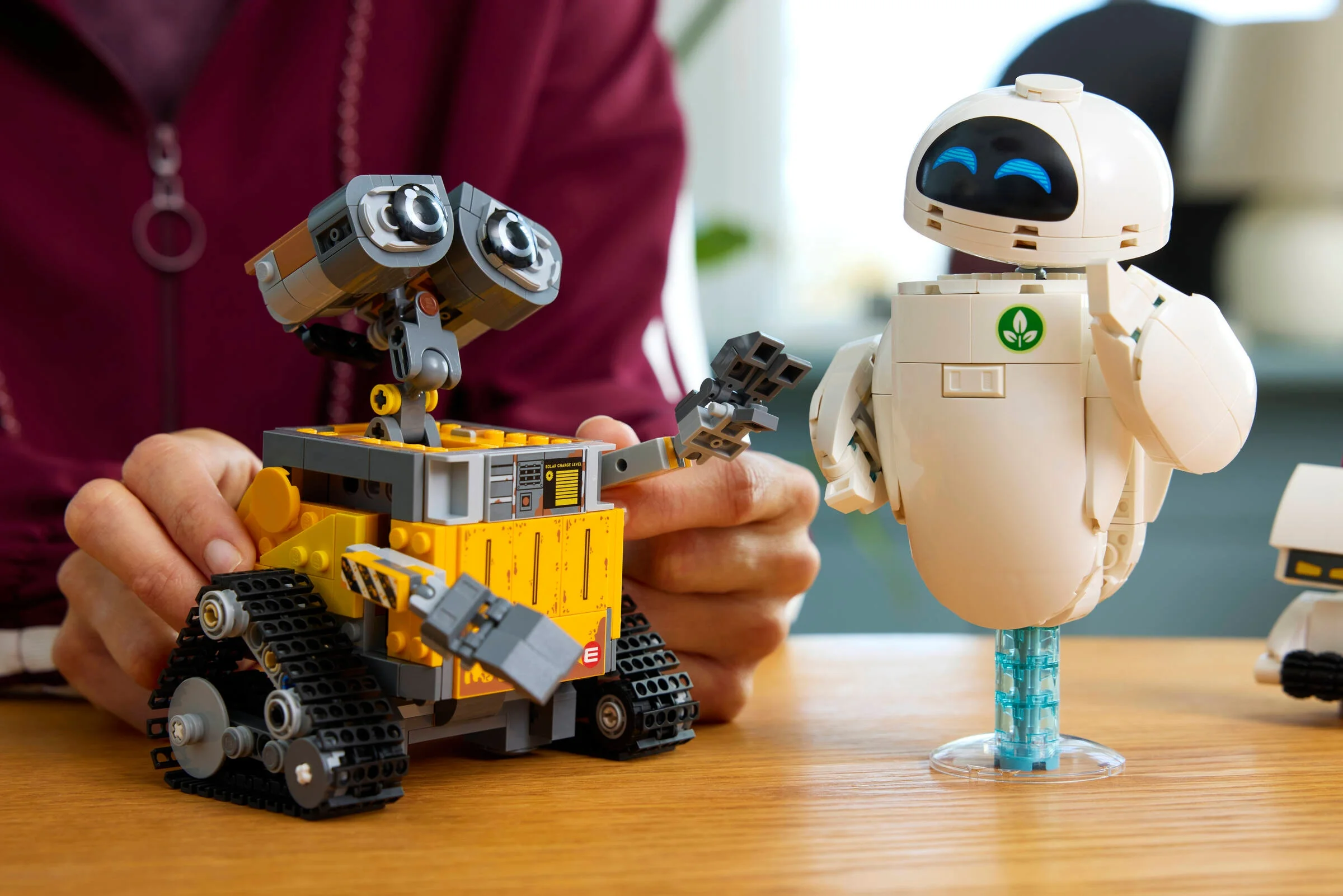 Imagine detaliată cu WALL-E și EVE LEGO, într-o prezentare atractivă.