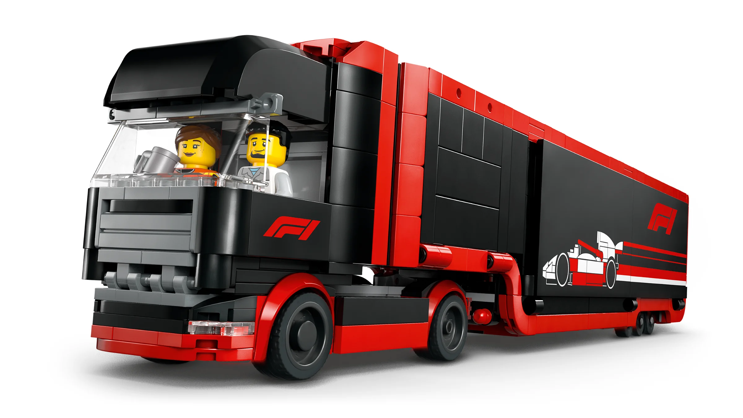 Imagine cu camionul F1 roșu și negru, cu minifigurine la volan. Design detaliat și realist.