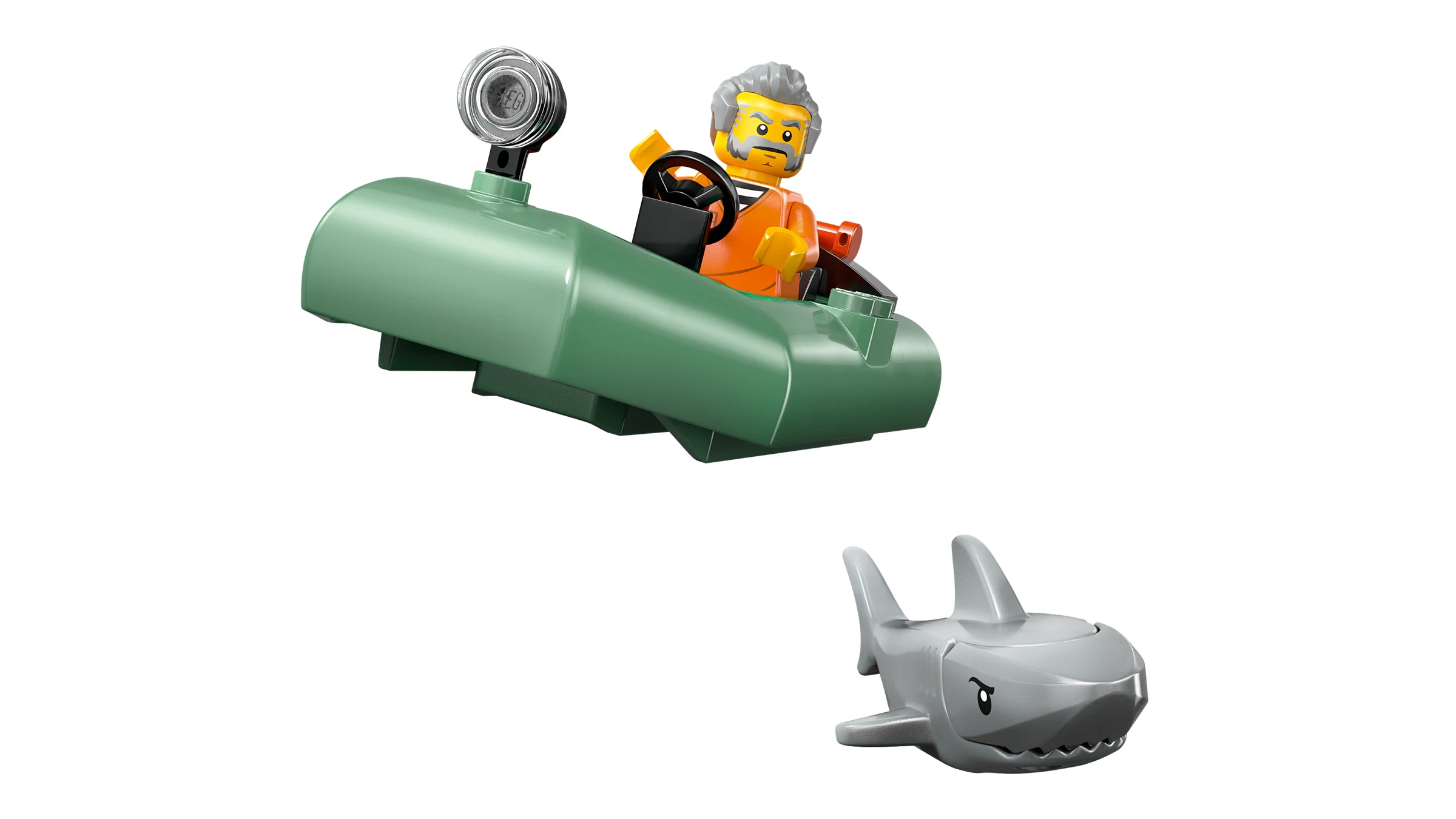 Imagine cu o barcă de poliție LEGO și un rechin, izolate pe fond alb. O jucărie distractivă!