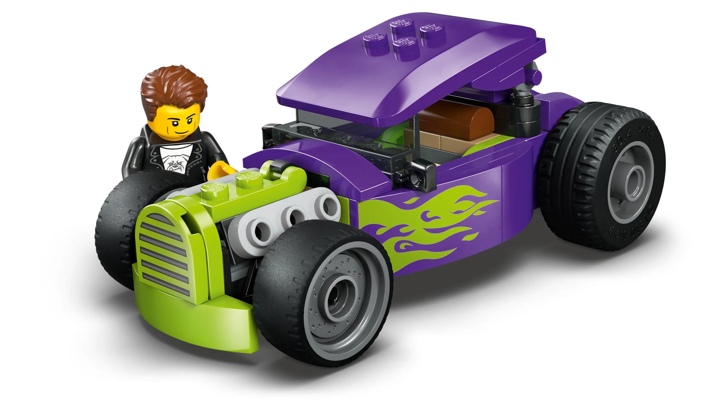 Imagine detaliată cu Hot Rod-ul LEGO și minifigurina inclusă, pe fundal alb.