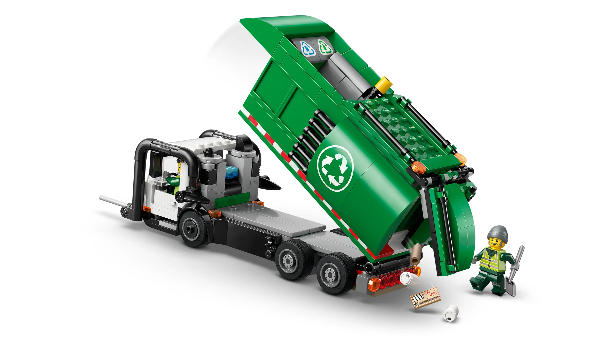 Camion de reciclare LEGO City 60495 cu benă ridicată și minifigurină lucrător. Sortarea deșeurilor devine distractivă!