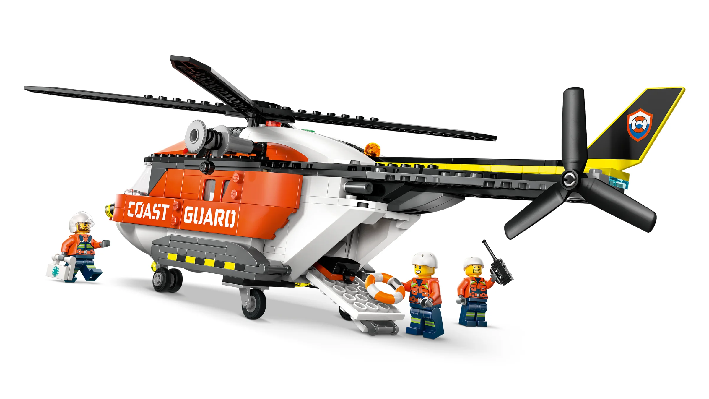 Imagine cu elicopterul Gărzii de Coastă și cele trei minifigurine incluse în set.