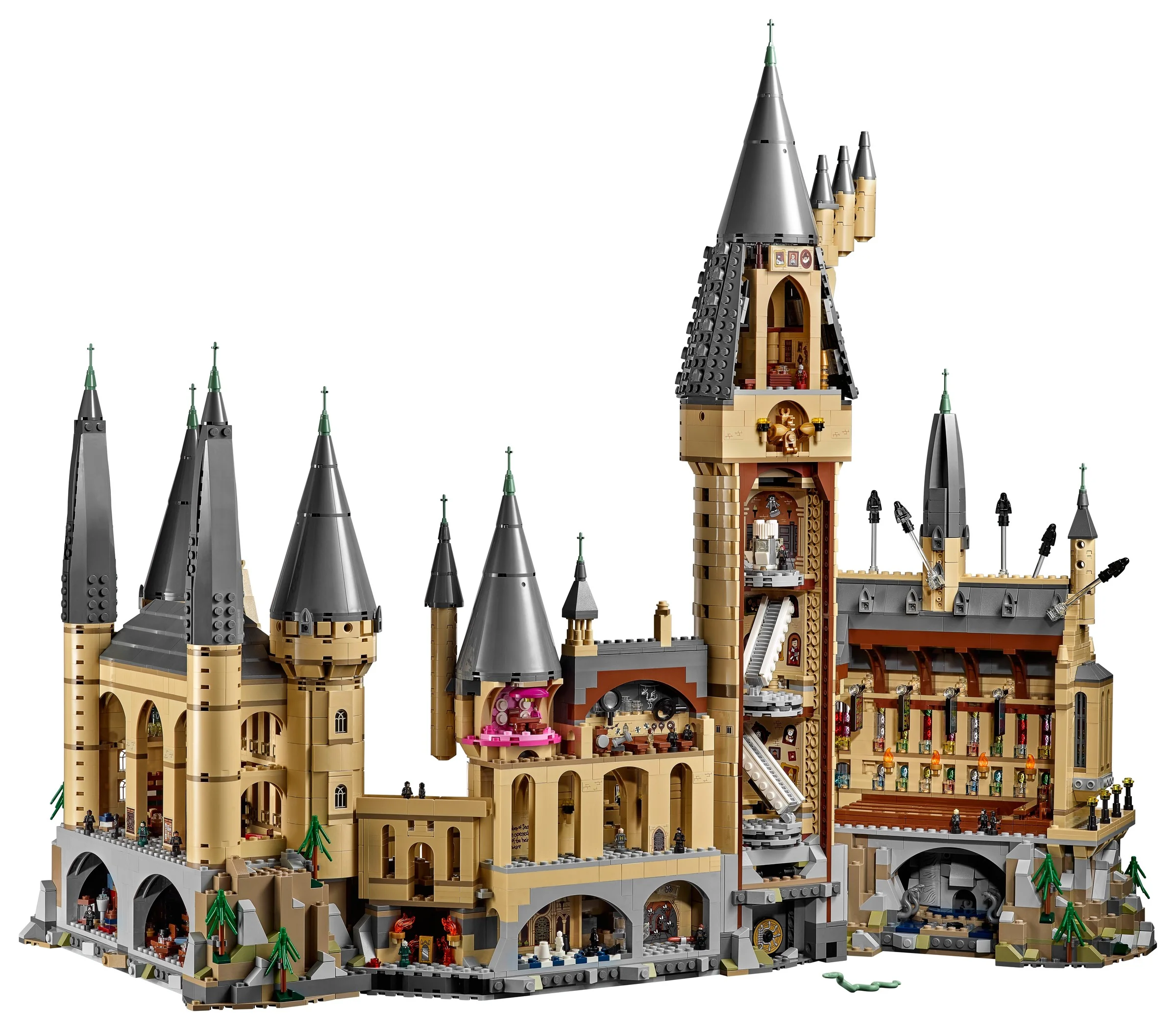 O imagine detaliată a Castelului Hogwarts LEGO 71043, arătând structura complexă și interioarele.