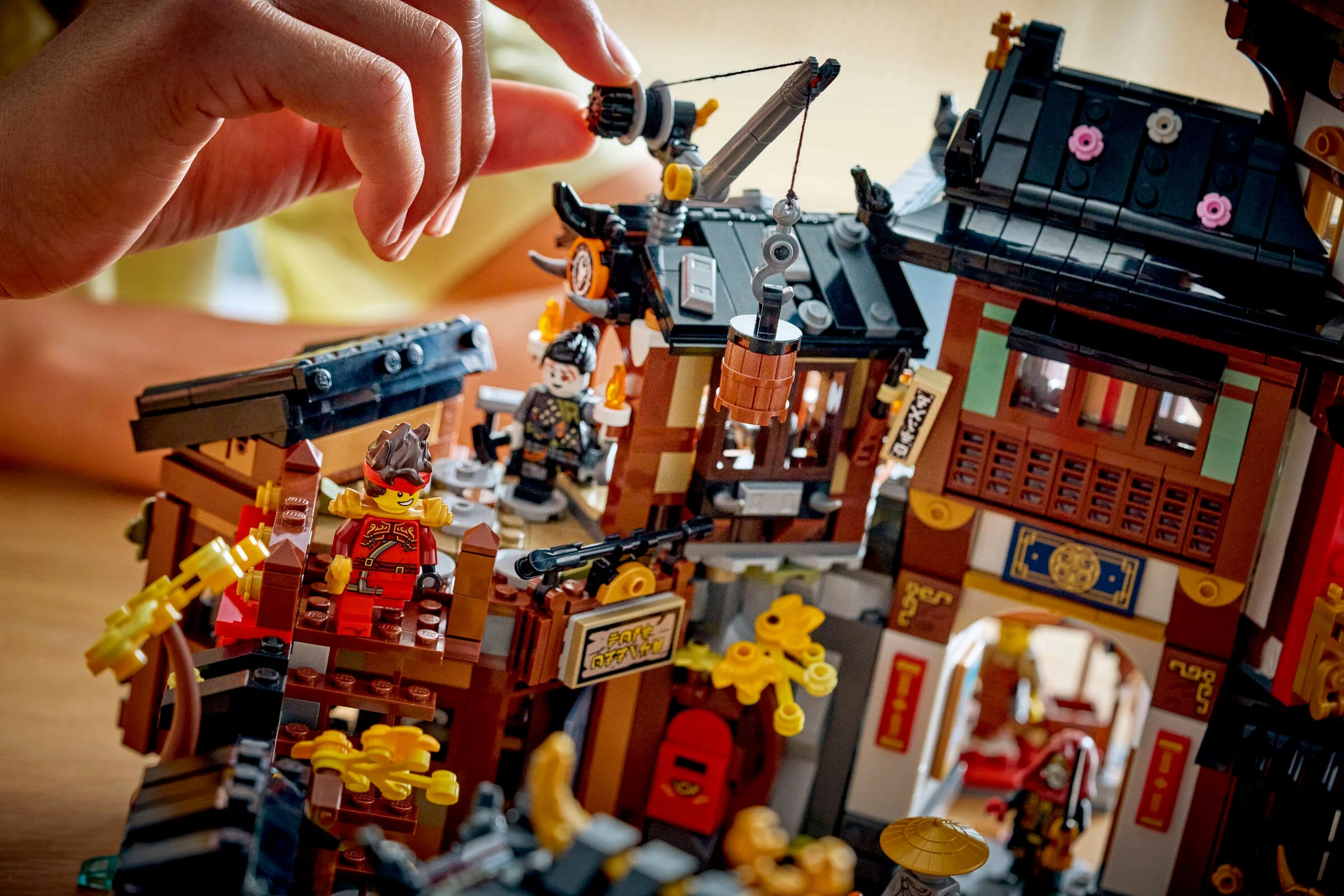 Imagine ce prezintă setul LEGO Ninjago 71861 