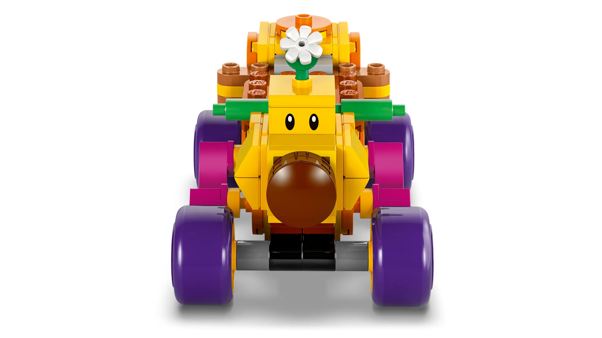 Mașină construită din LEGO, cu o floare albă și roți mari violet. Detaliu central.