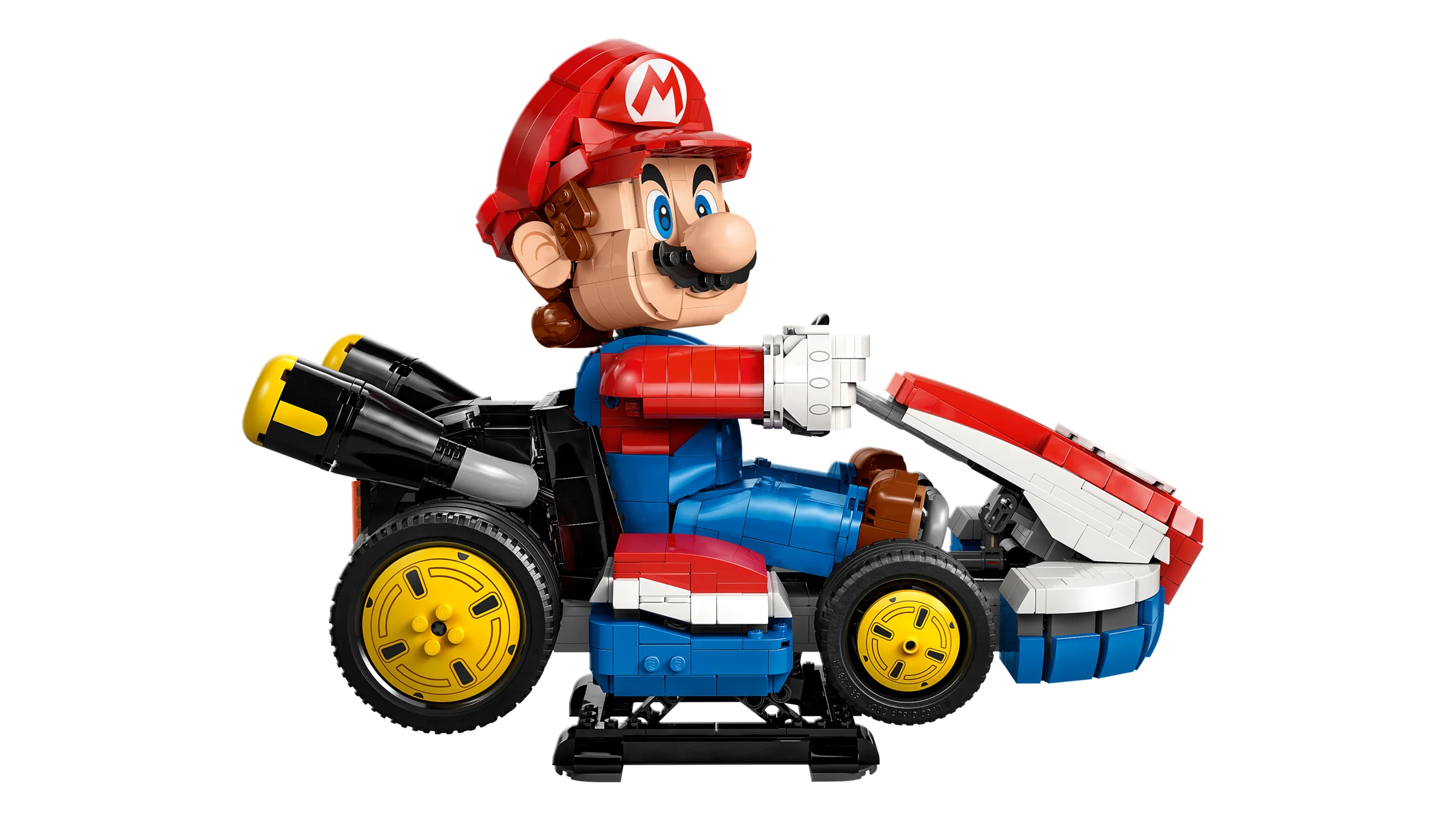 Mario în kartul standard, model LEGO detaliat. Aspect atrăgător și plin de culoare.