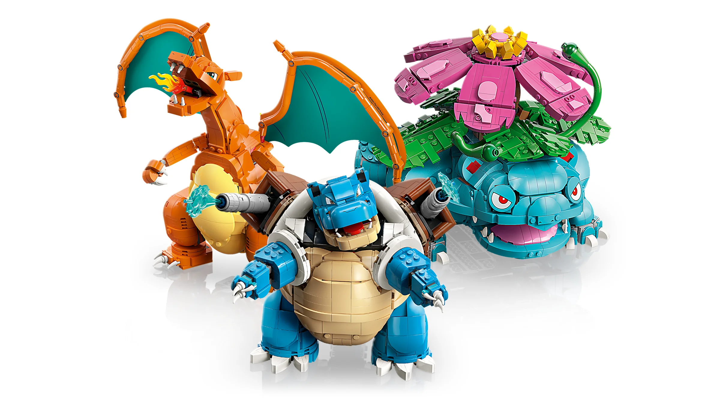 Imagine cu setul LEGO 72153, Venusaur, Charizard și Blastoise, modele detaliate.