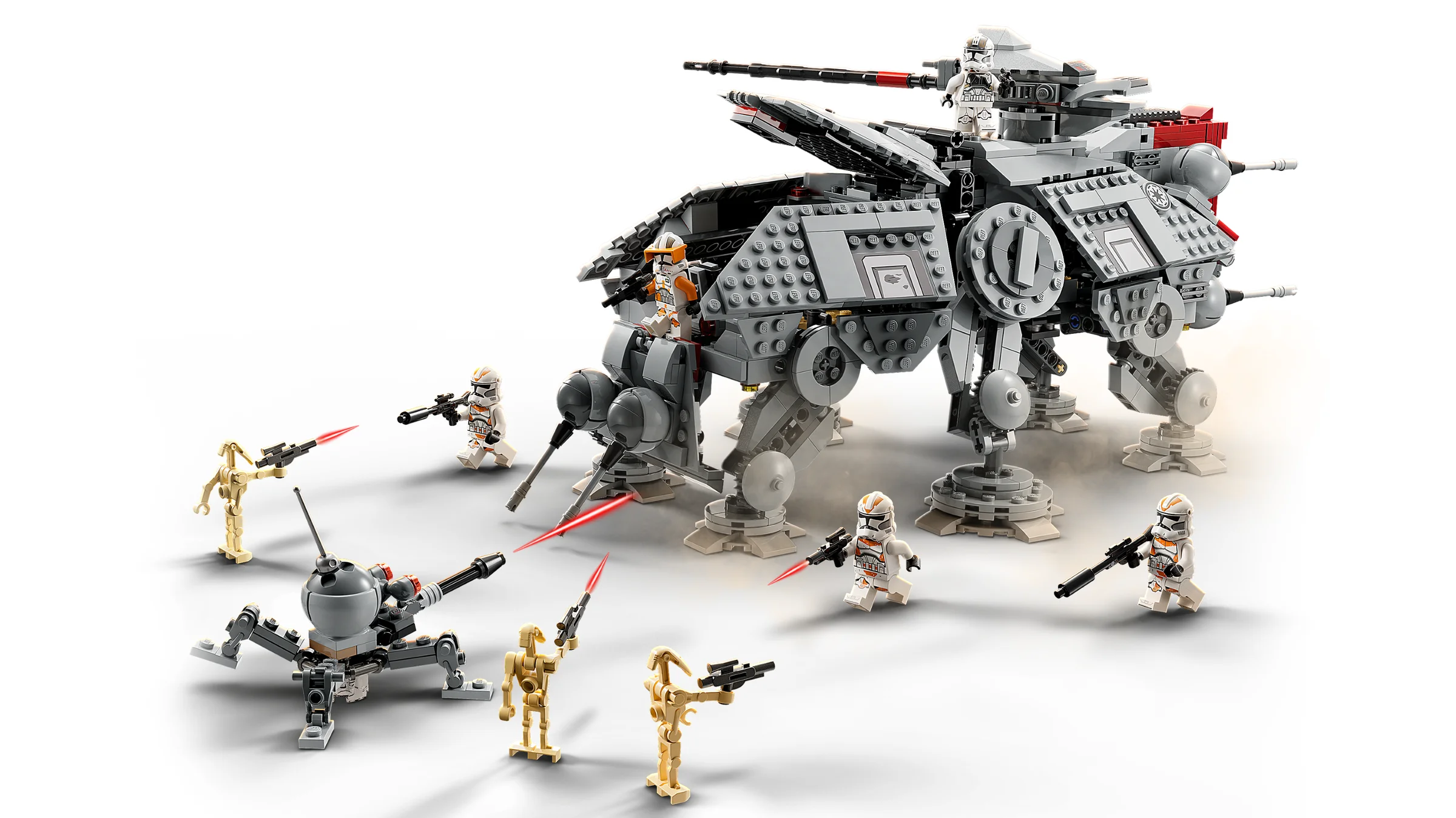 AT-TE Walker LEGO Star Wars și minifigurinele Clone Trooper și droizi de luptă.