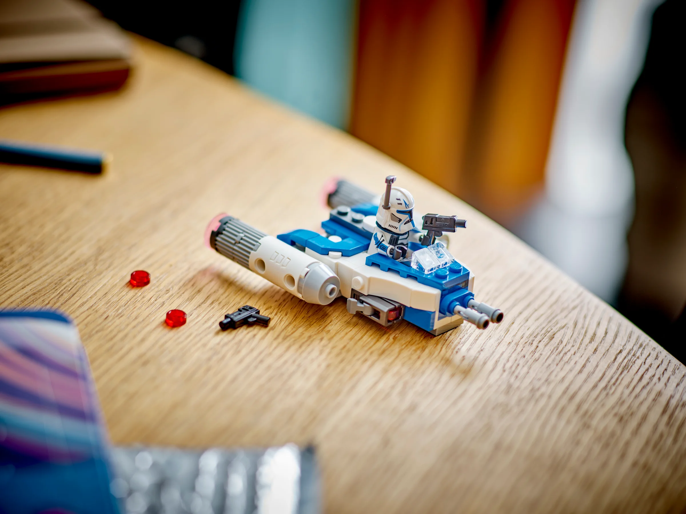 Y-wing Microfighter cu Captain Rex, jucărie Star Wars distractivă și compactă.