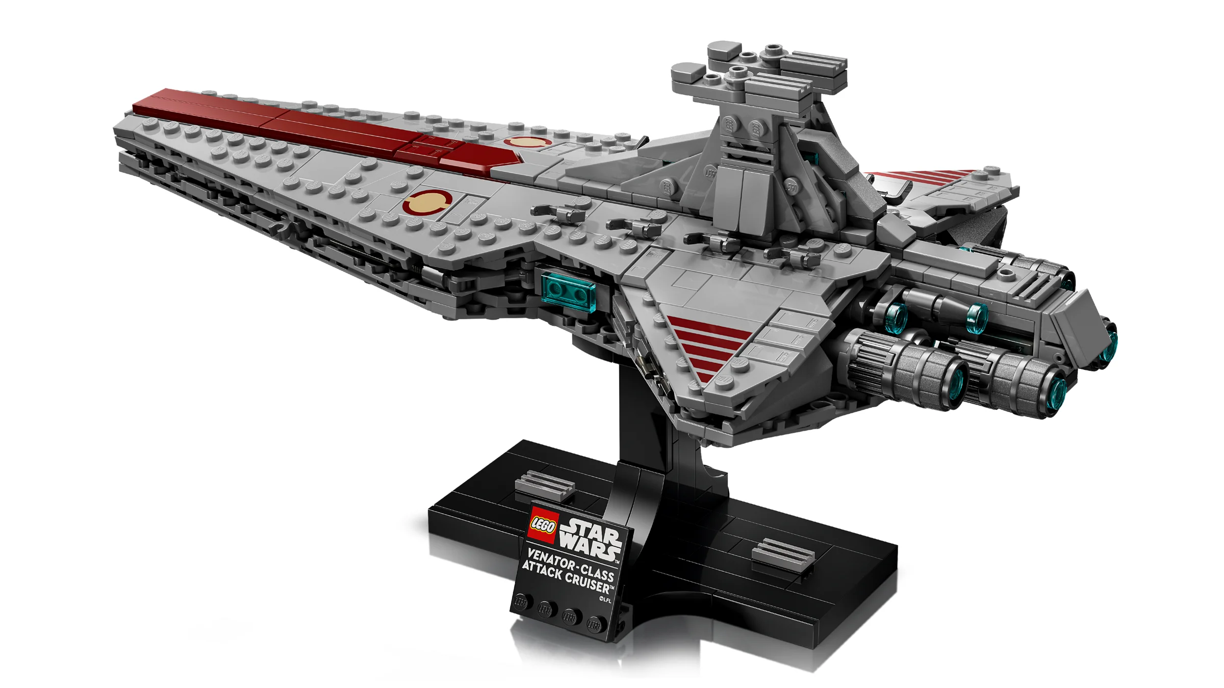 Imagine cu modelul LEGO Venator-class Attack Cruiser (75441), un crucișător impozant Star Wars.