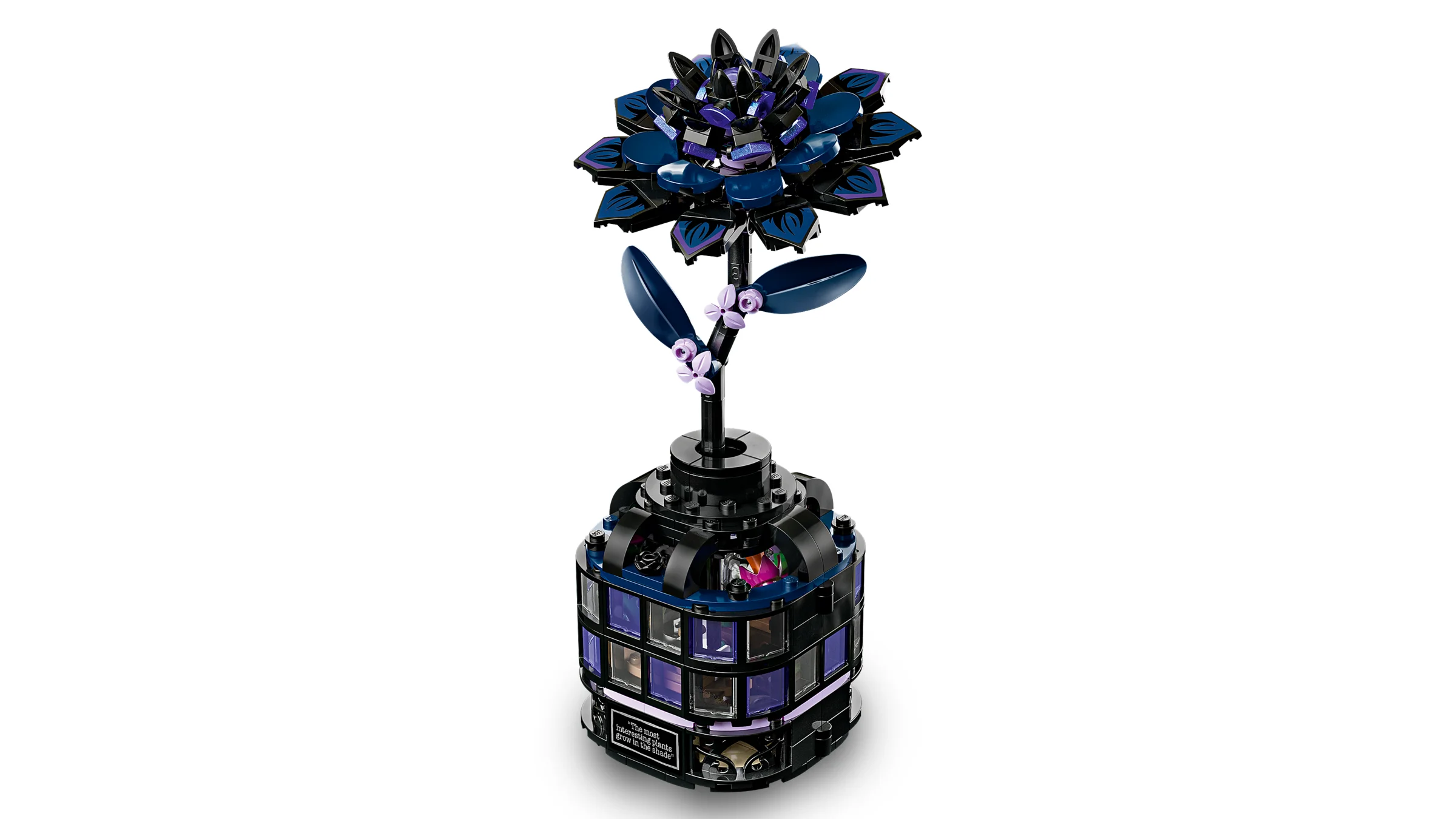 Modelul LEGO complet al florii Black Dahlia într-un ghiveci. Set atrăgător pentru fanii Wednesday.
