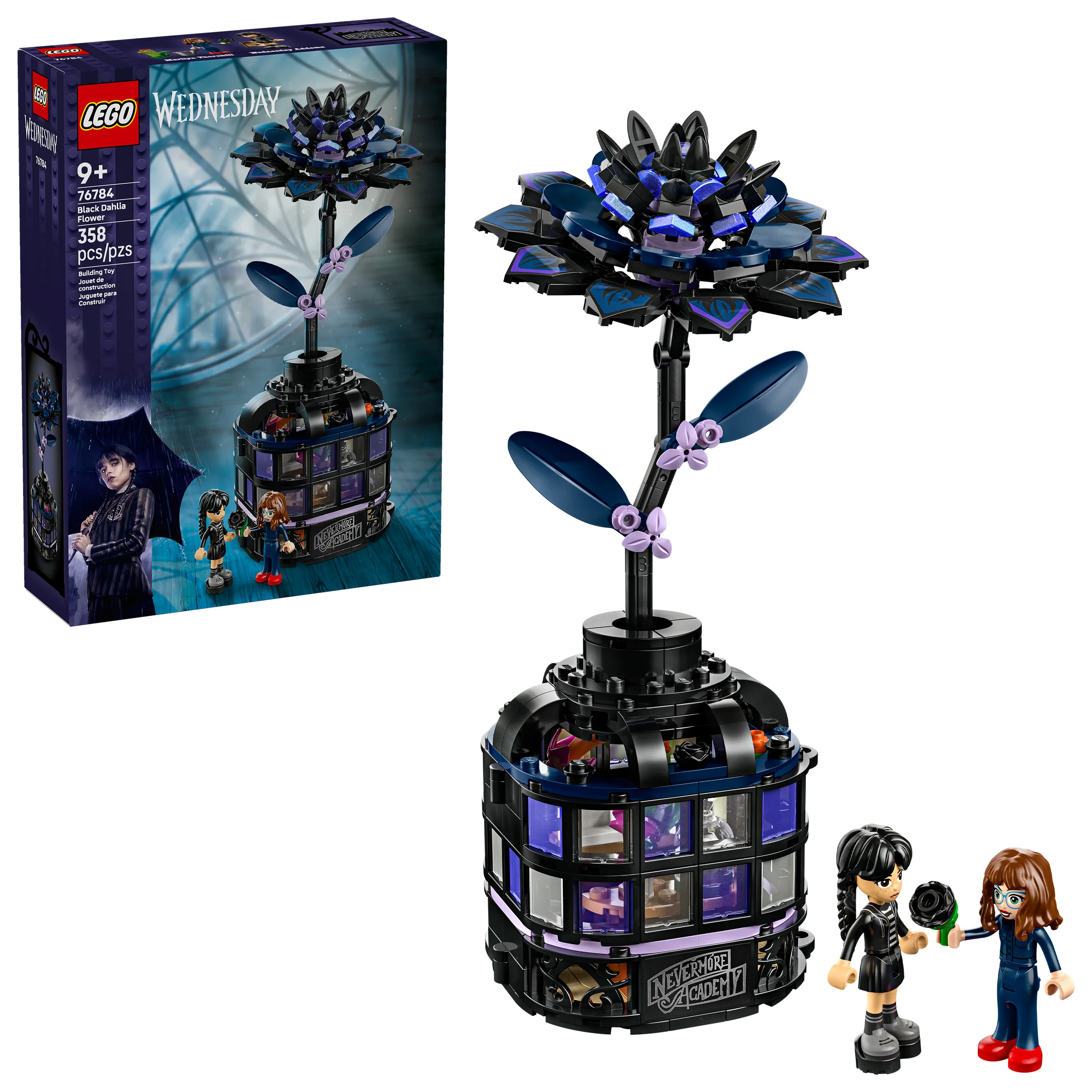 Imagine cu setul LEGO Wednesday, modelul complet și cutia. Include minifigurinele.