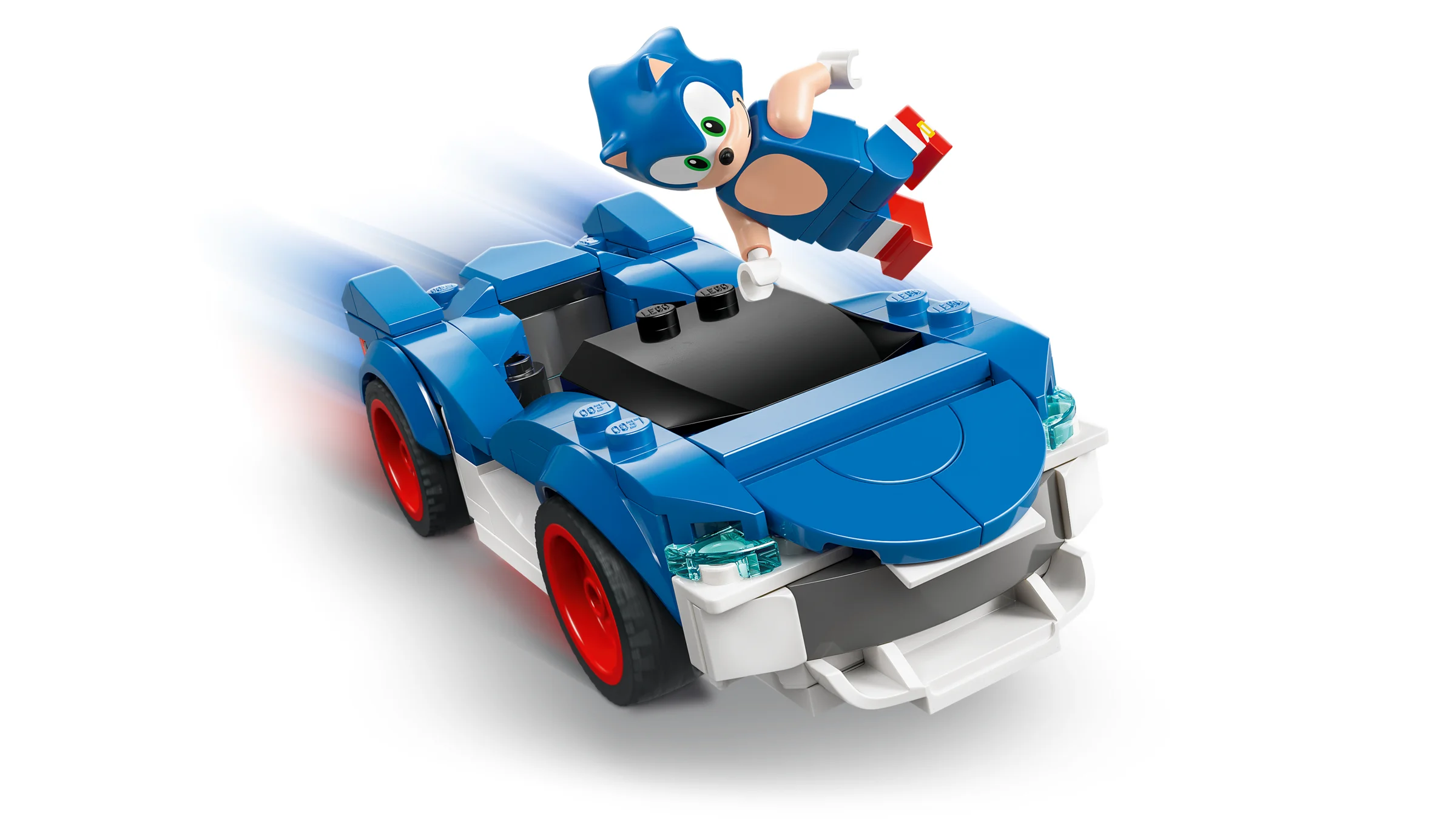 Imagine cu mașina albastră Sonic Speedster Lightning și minifigurina Sonic deasupra. 