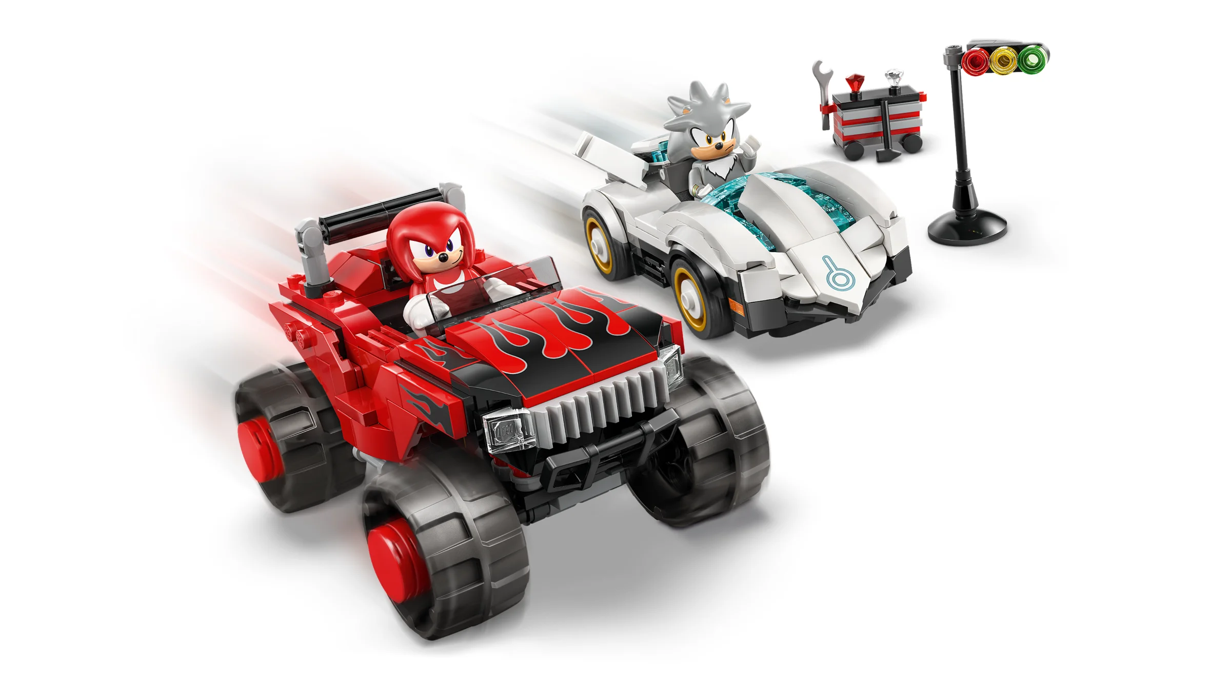 Imagine cu mașina lui Silver și camionul monstru al lui Knuckles, setul 77118, în cursă.