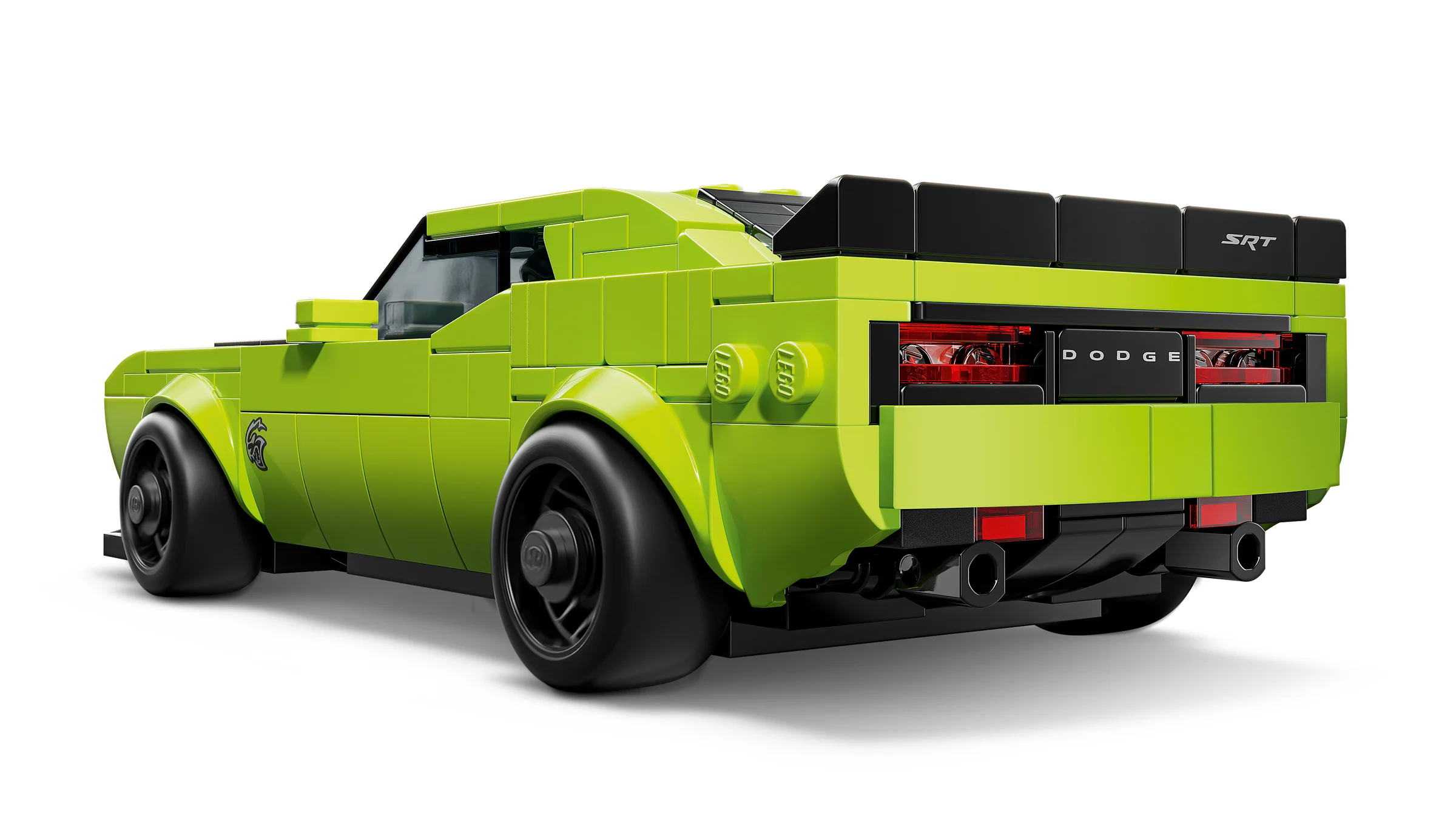 Imagine detaliată cu partea din spate a mașinii Dodge Challenger SRT Hellcat LEGO, verde lime.