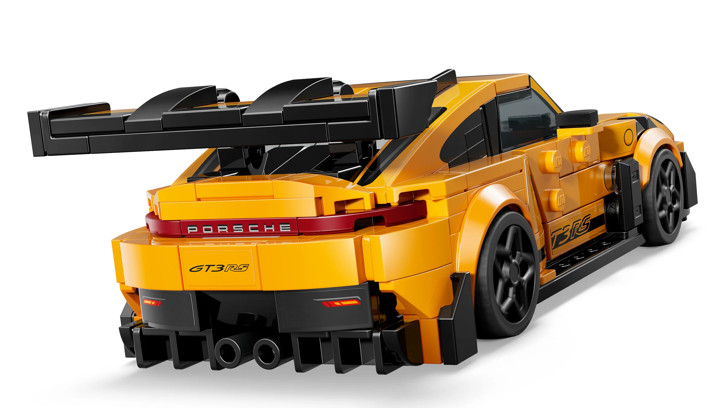 Model LEGO Porsche 911 GT3 RS, vedere din spate, galbenă, detaliată și realistă.