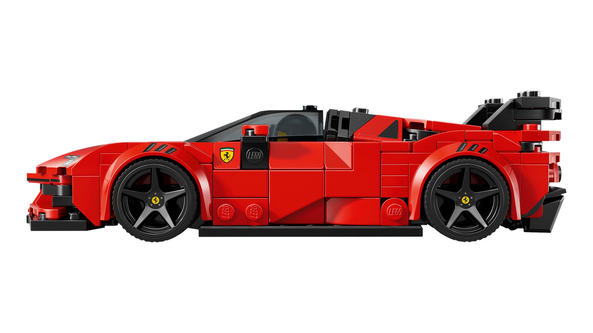 Mașină Ferrari SF90 XX Stradale LEGO roșie, vedere laterală.