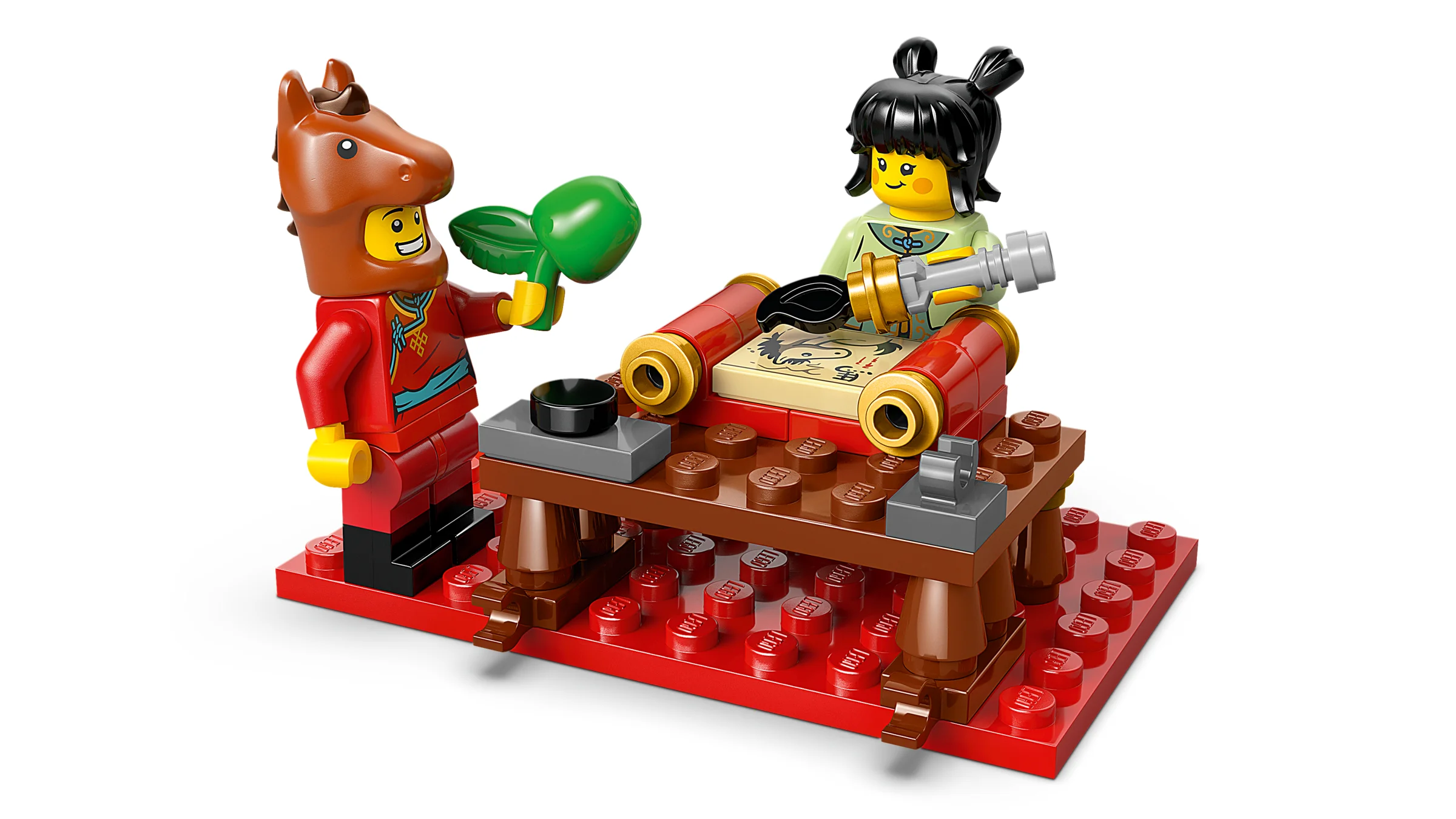 Mini-dioramă LEGO cu o pictoriță și un personaj costumat în cal. Anul nou chinezesc.