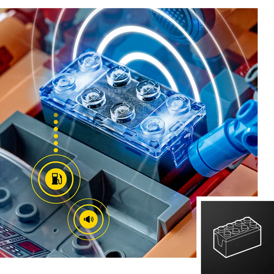 Detalii ale setului LEGO Landspeeder 75420, accent pe blocul luminos și panoul de control. Elemente interactive.