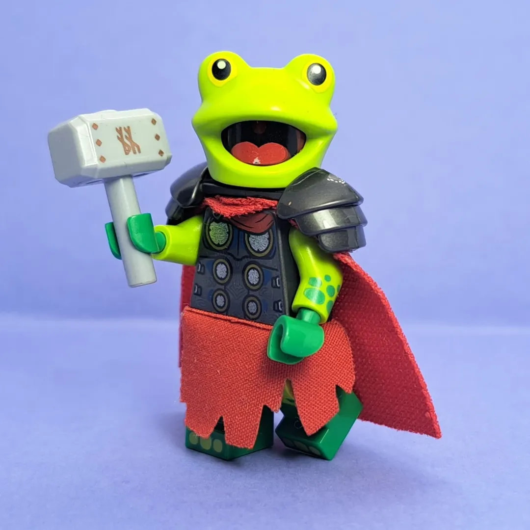 Creaturi din mlaștină: Noile minifigurine custom Bullywug cuceresc universul LEGO Dungeons & Dragons