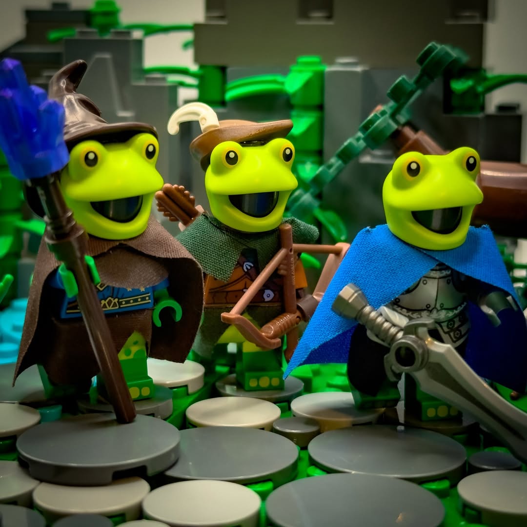Creaturi din mlaștină: Noile minifigurine custom Bullywug cuceresc universul LEGO Dungeons & Dragons