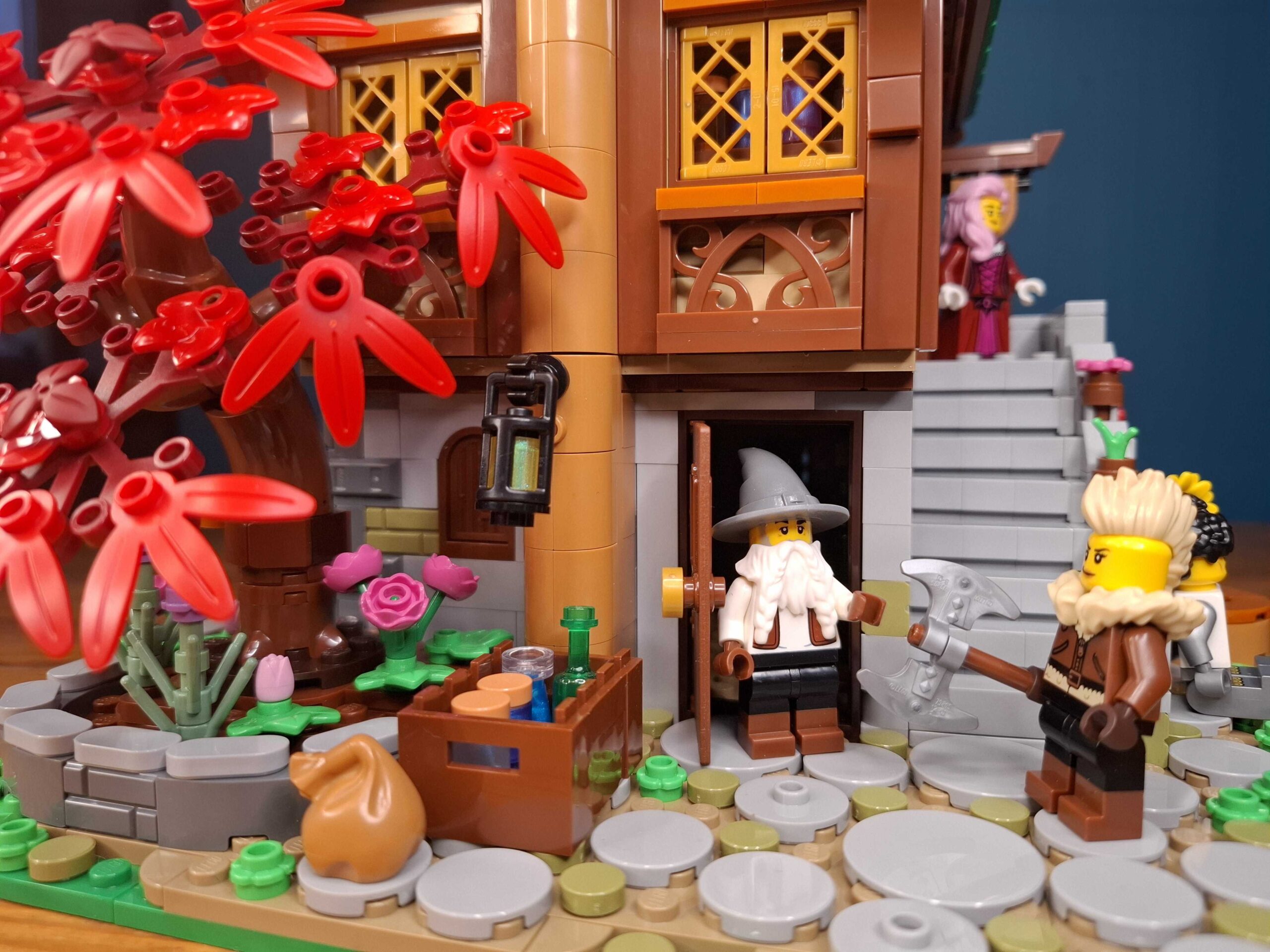 Magia alchimiei prinde viață: Detalii despre noul set Alchemist’s Shop din BrickLink Designer Program Series 7