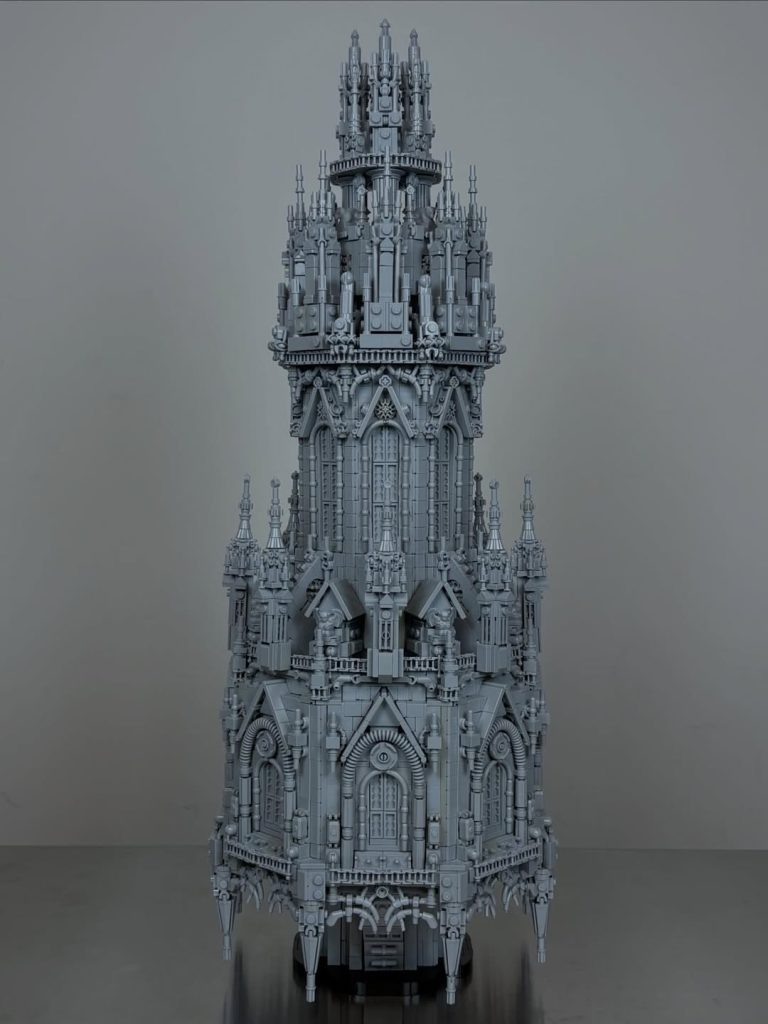 Greebling la nivel de artă: Un nou turn gotic redefinește limitele construcțiilor LEGO MOC
