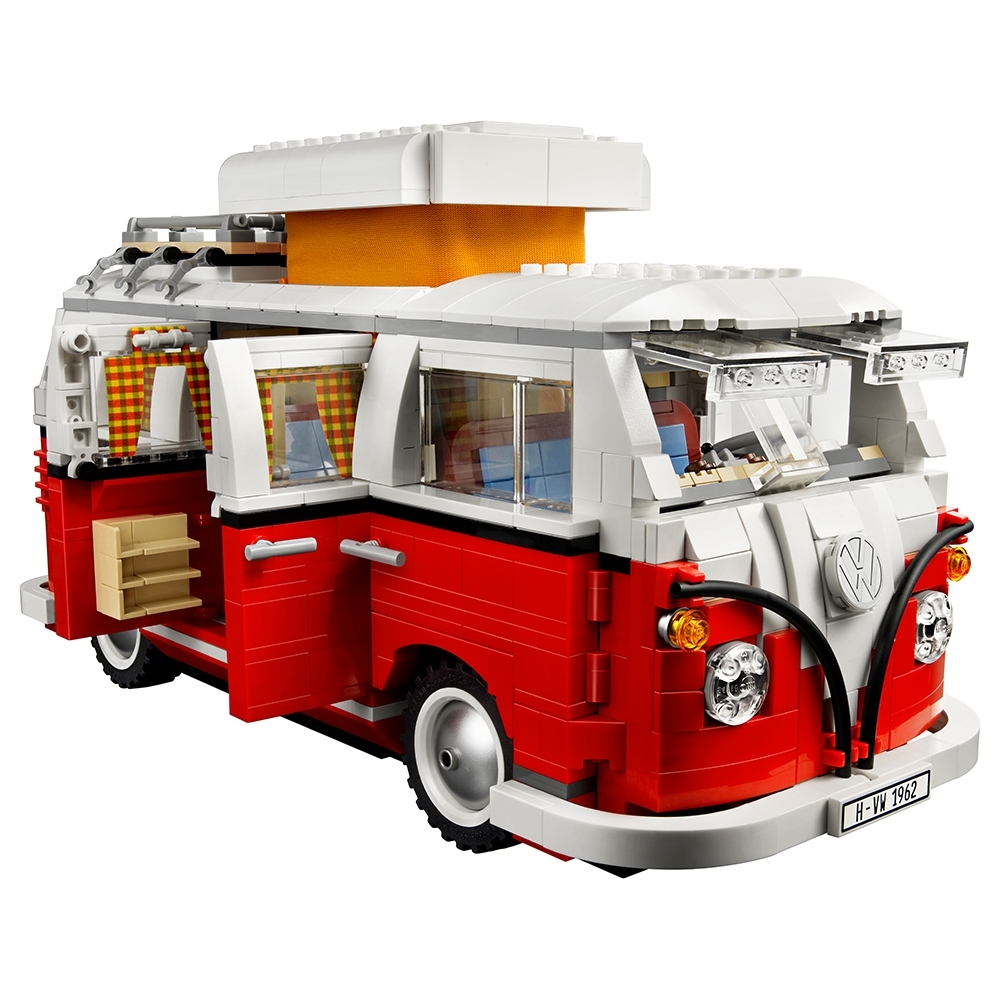 LEGO anunță noi modele legendare în gama Icons: Ferrari F2004 și Ford Model T completează colecția auto în 2026