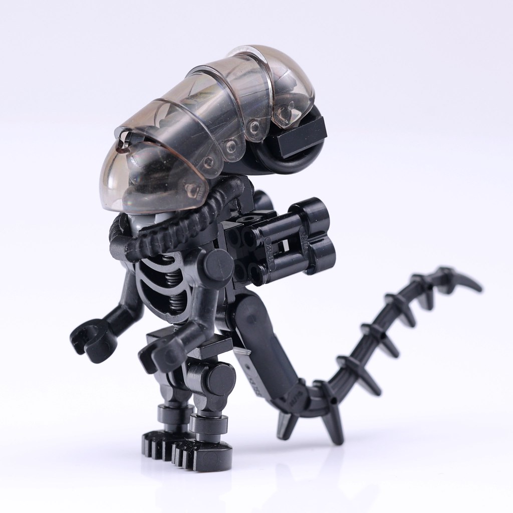 O capodoperă biomecanică: Ciclul de viață al Xenomorfului recreat spectaculos din piese LEGO