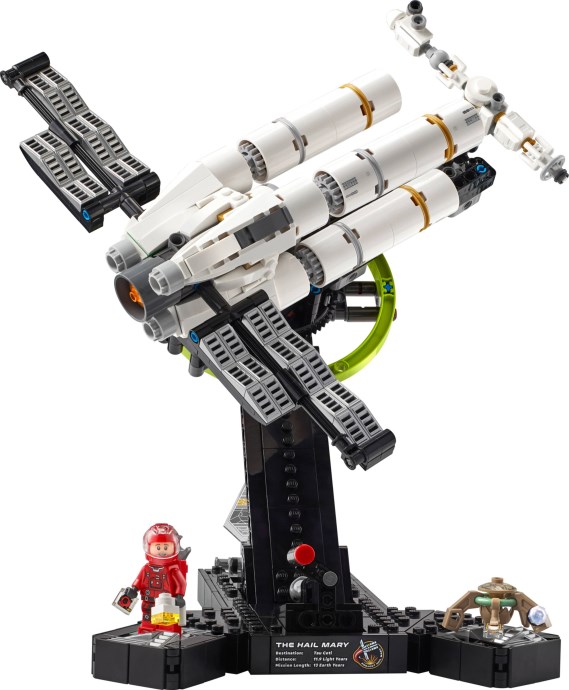 Setul LEGO 11389 Harry Potter Back to Hogwarts conține accesorii tematice și elemente de construcție.