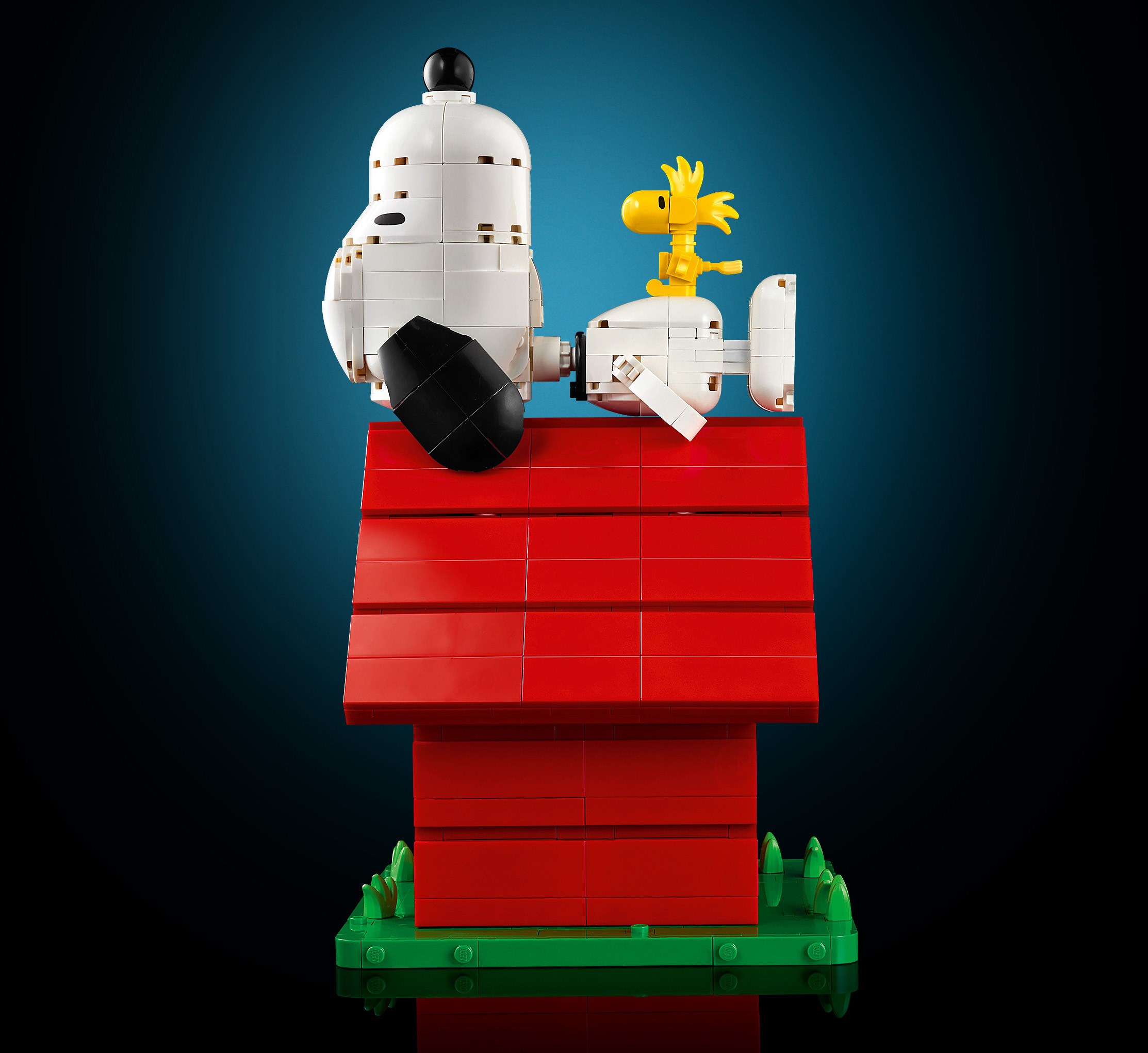 LEGO anunță Peanuts: Snoopy's Doghouse (21368) – O călătorie nostalgică în universul lui Charles M. Schulz