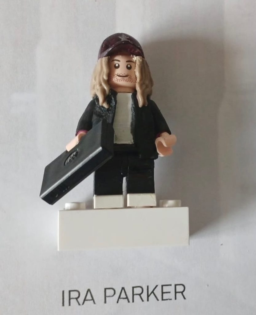 Cadou inedit pe platourile de filmare: Actorul Dexter Sol Ansell a creat minifigurine LEGO personalizate pentru echipa „A Knight of the Seven Kingdoms”