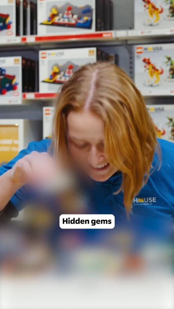 Primele detalii despre setul exclusiv LEGO House 2026: Un model plin de secrete și mecanisme inedite