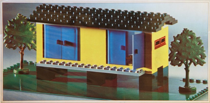 O incursiune în istoria LEGO: Fascinația setului vintage 341 Warehouse din 1968