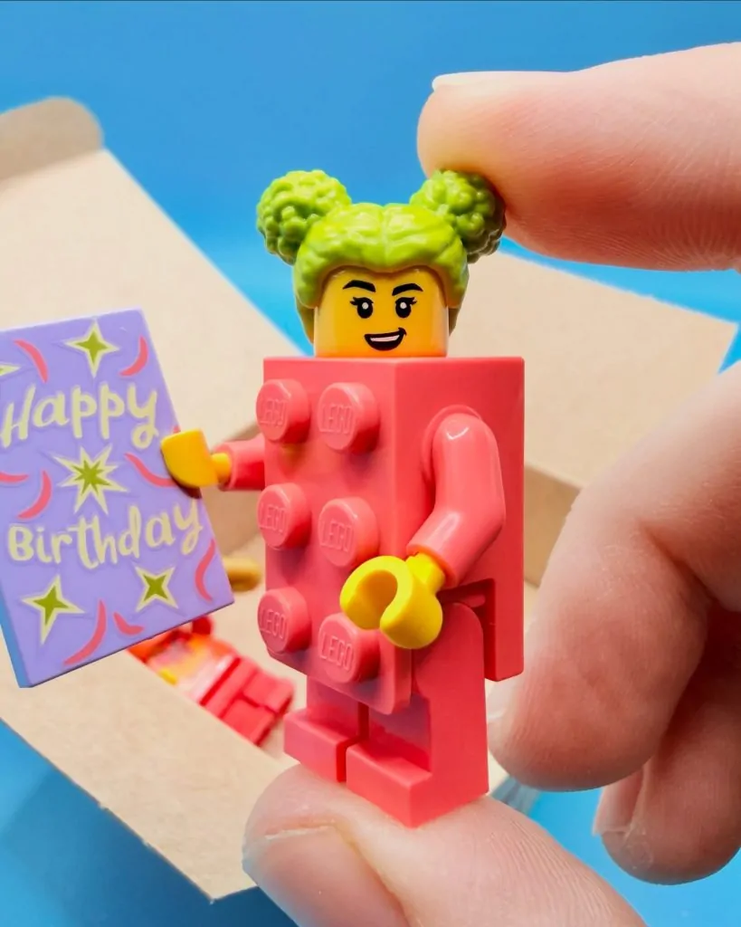 Detalii noi despre piesele LEGO Build a Minifigure 2026: Costume aniversare și previzualizări de primăvară
