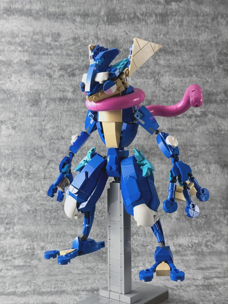 Arta construcției LEGO: Greninja prinde viață printr-o creație spectaculoasă a unui fan japonez