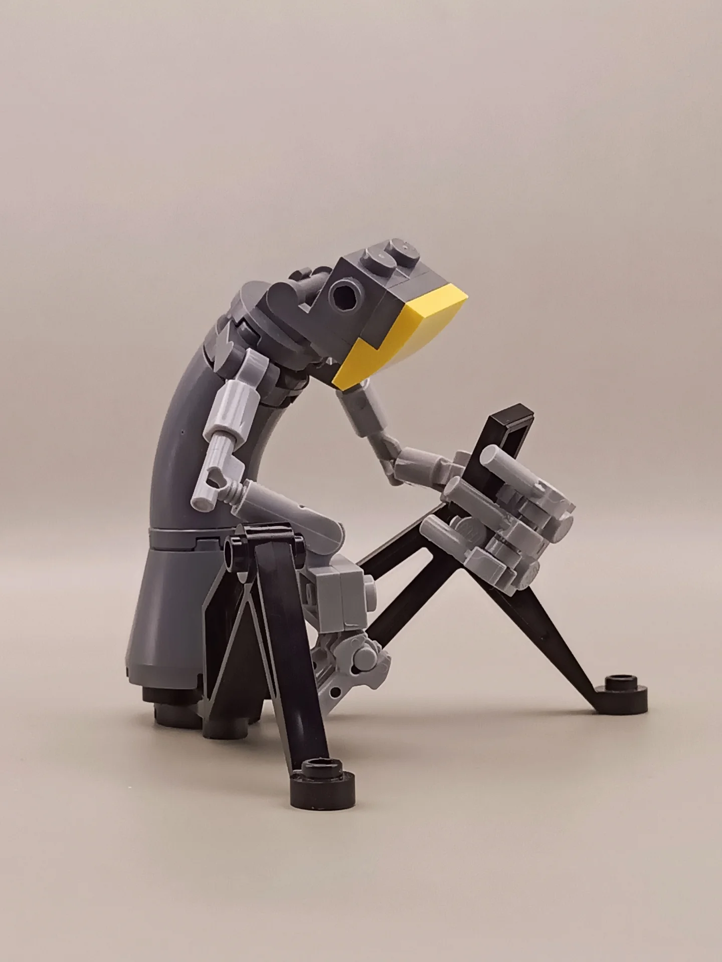 Artă și introspecție: Cum o creație LEGO inedită ne avertizează asupra pericolelor „doomscrolling-ului”