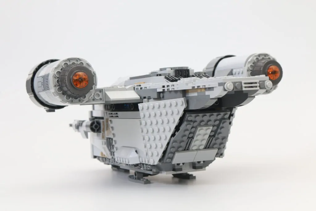 LEGO dezvăluie noul set 75447 The Razor Crest: O transformare spectaculoasă pentru viitorul film The Mandalorian and Grogu