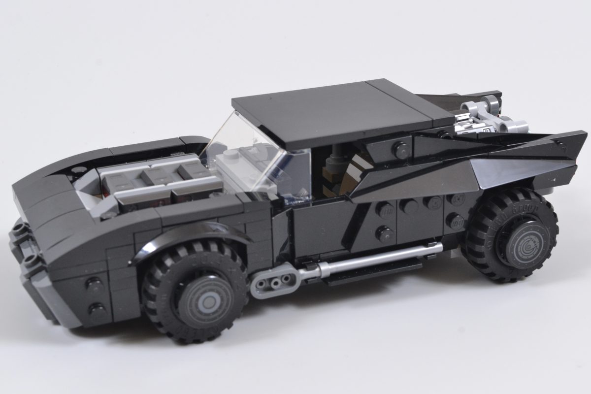 LEGO lansează noi seturi Batmobile în 2026: Trei modele iconice pentru a celebra 20 de ani de LEGO Batman