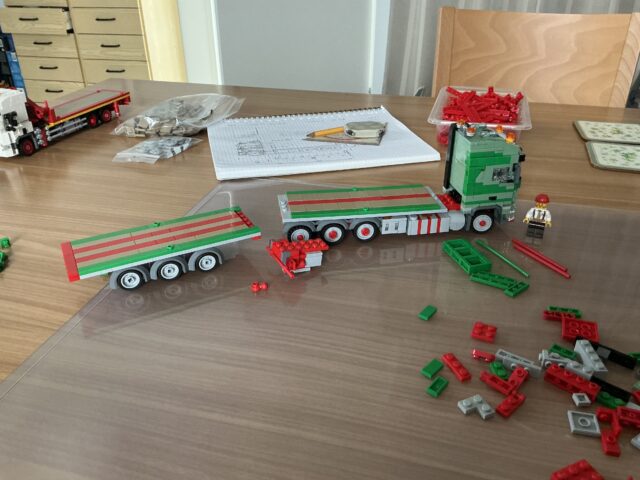 Arta transportului greu în format LEGO: Un Volvo FH impresionant în culorile Rawcliffe & Sons