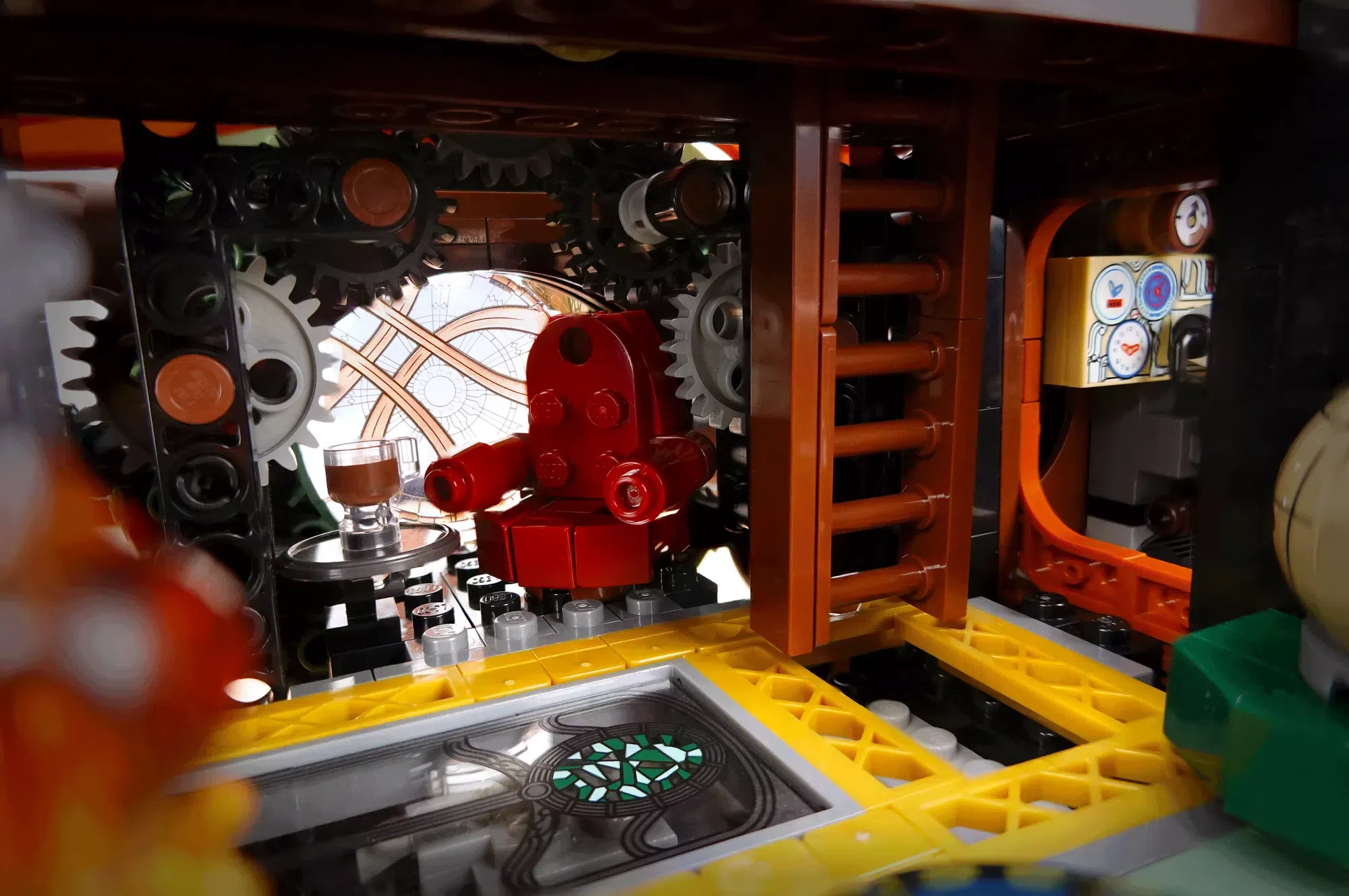 Detalii despre noul proiect Motorised Steampunk Submarine care a cucerit platforma LEGO Ideas